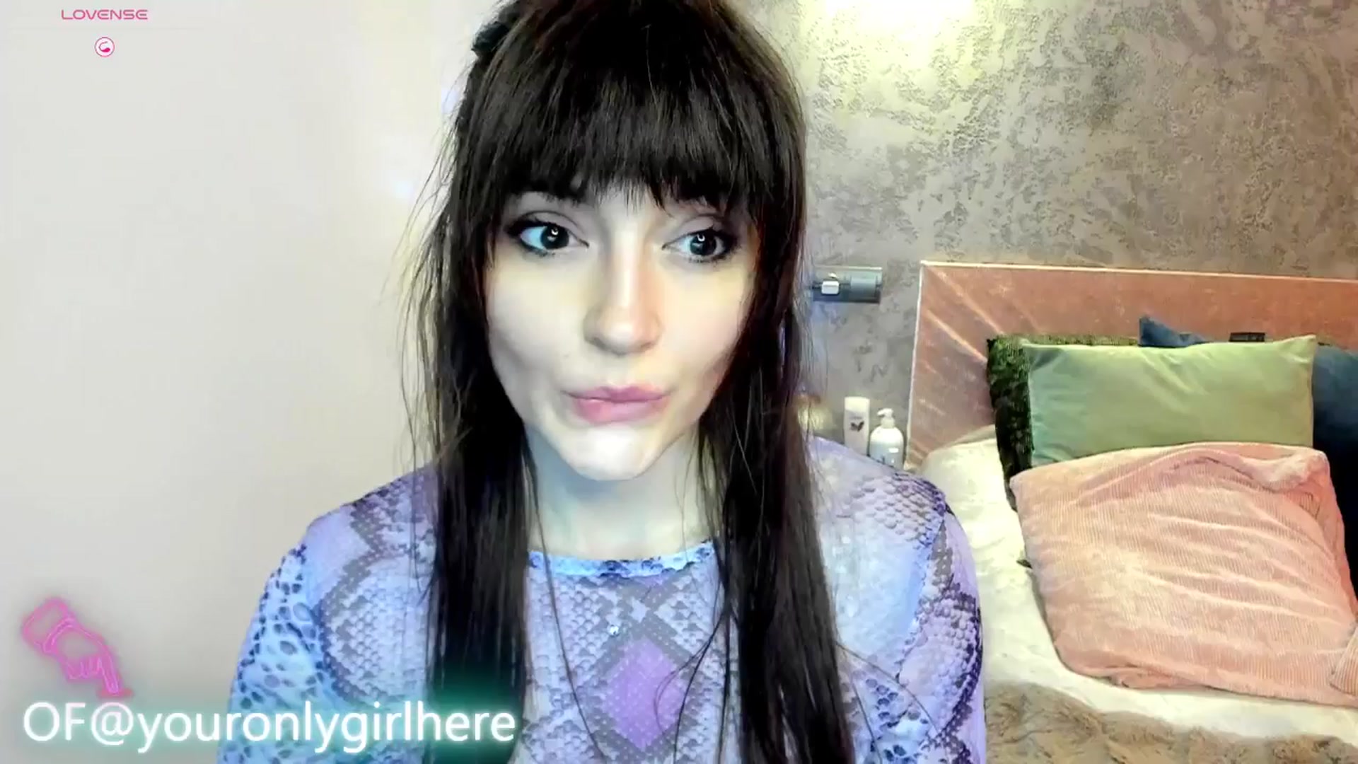 Gallery image thumbnail from Emmy_Emmy's myfreecams stream on, 03/02/2025, 10:53 image 14 of 20