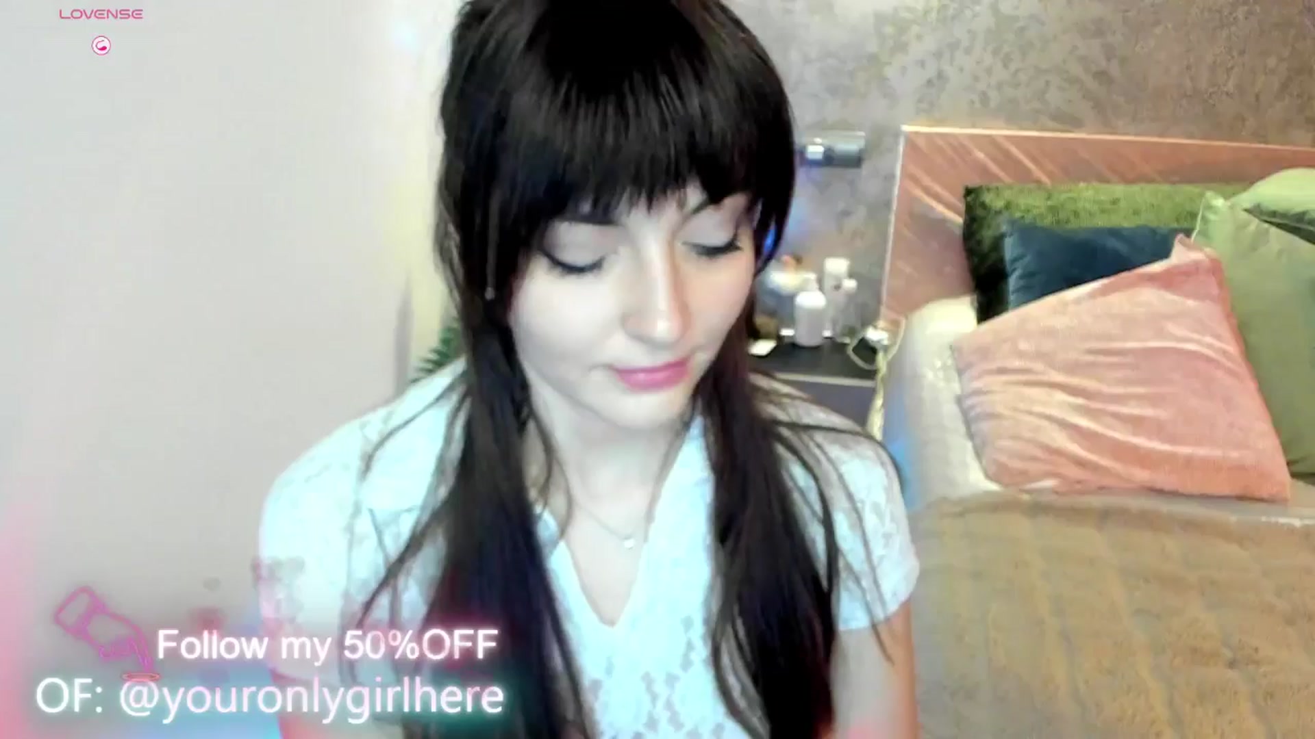Gallery image thumbnail from Emmy_Emmy's myfreecams stream on, 03/04/2025, 09:50 image 14 of 20