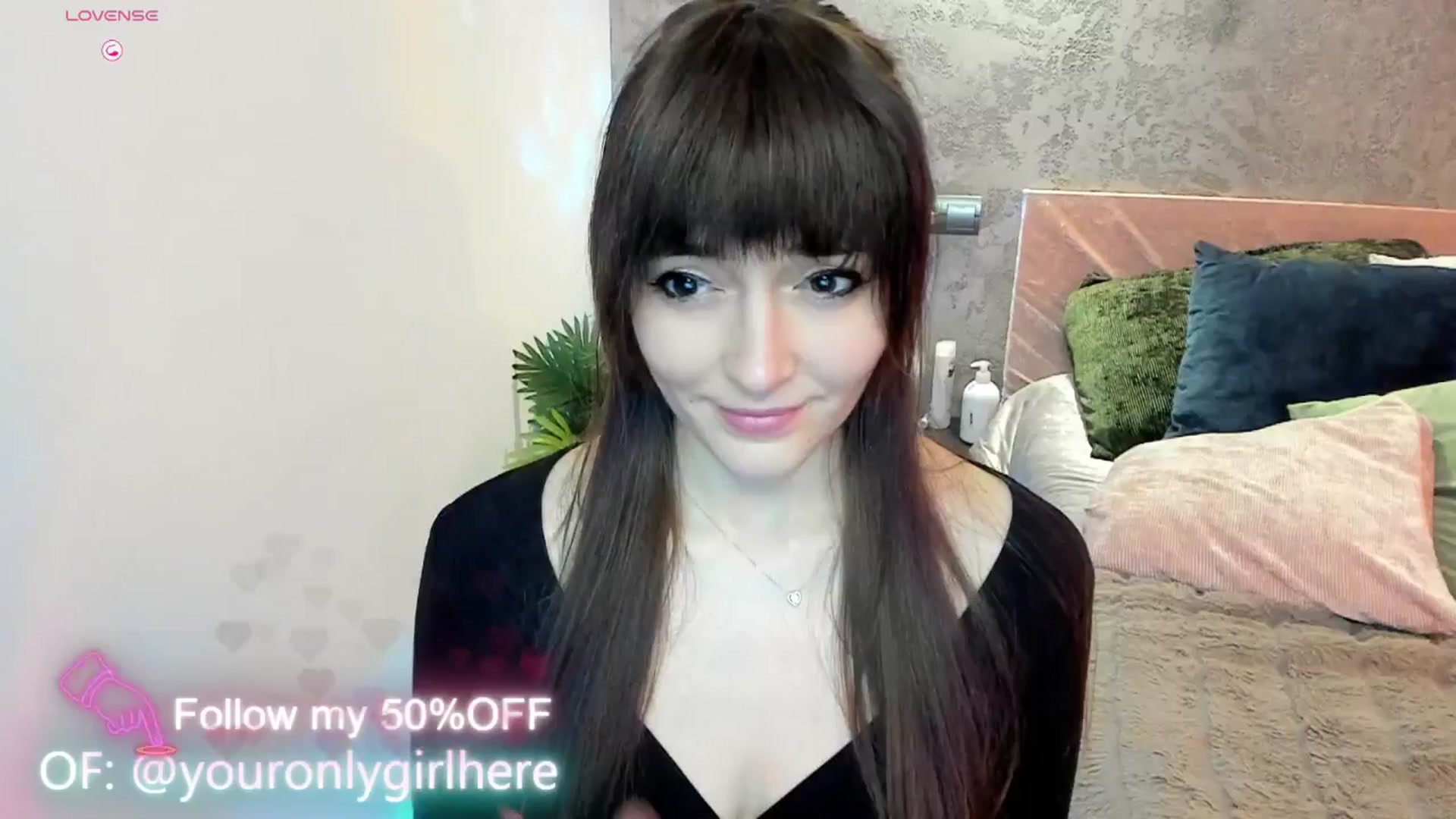 Gallery image thumbnail from Emmy_Emmy's myfreecams stream on, 03/10/2025, 09:33 image 4 of 20