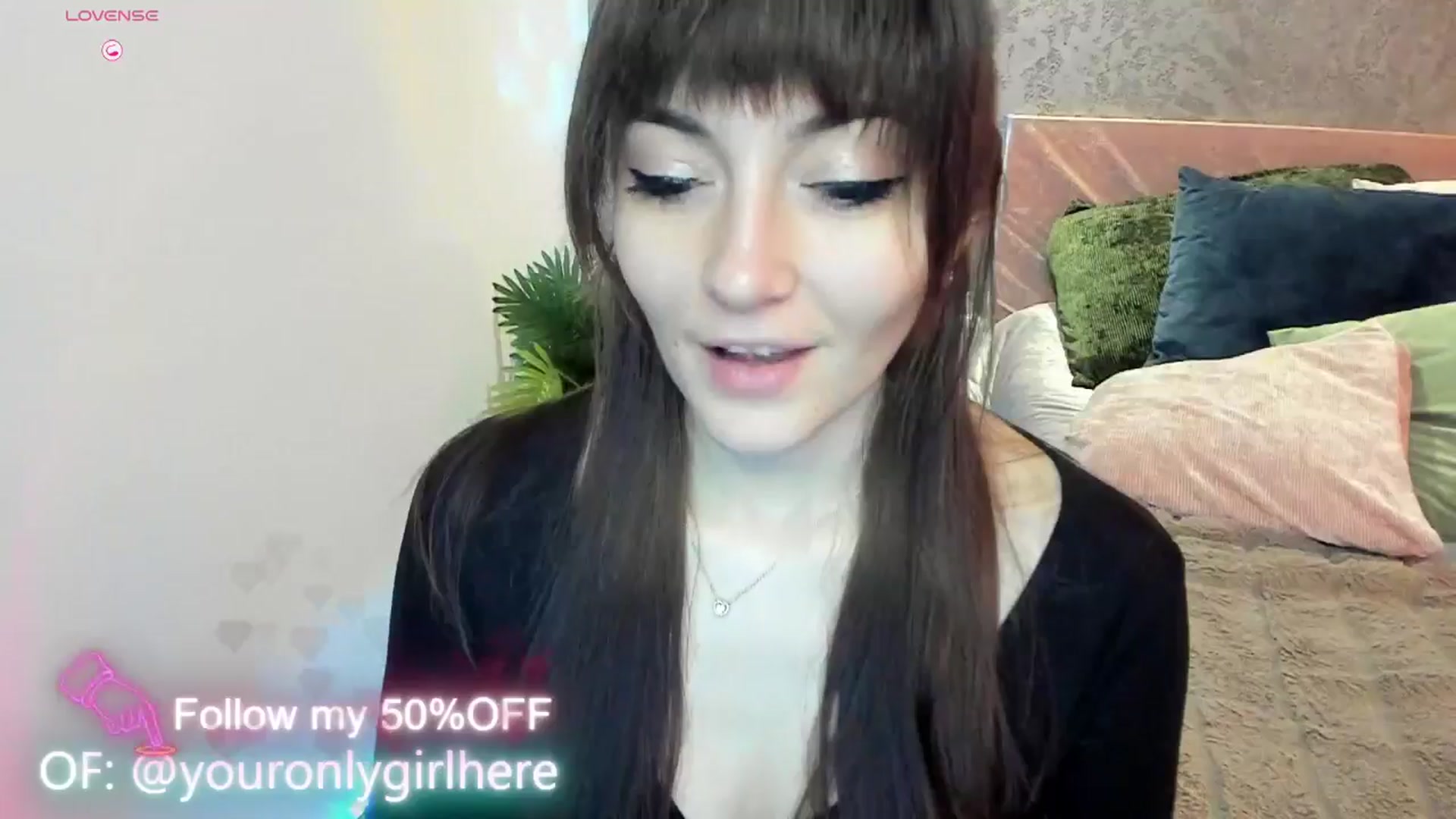 Gallery image thumbnail from Emmy_Emmy's myfreecams stream on, 03/10/2025, 09:33 image 1 of 20