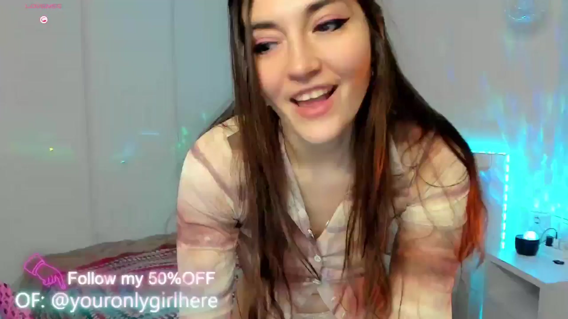 Gallery image thumbnail from Emmy_Emmy's myfreecams stream on, 03/19/2025, 09:24 image 15 of 20