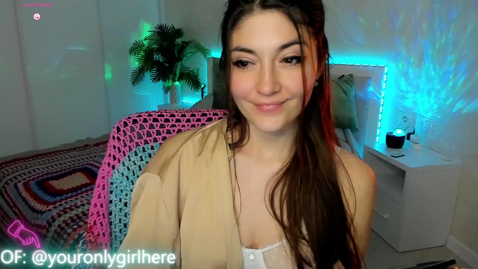 Gallery image thumbnail from Emmy_Emmy's myfreecams stream on, 03/22/2025, 08:47 image 17 of 20