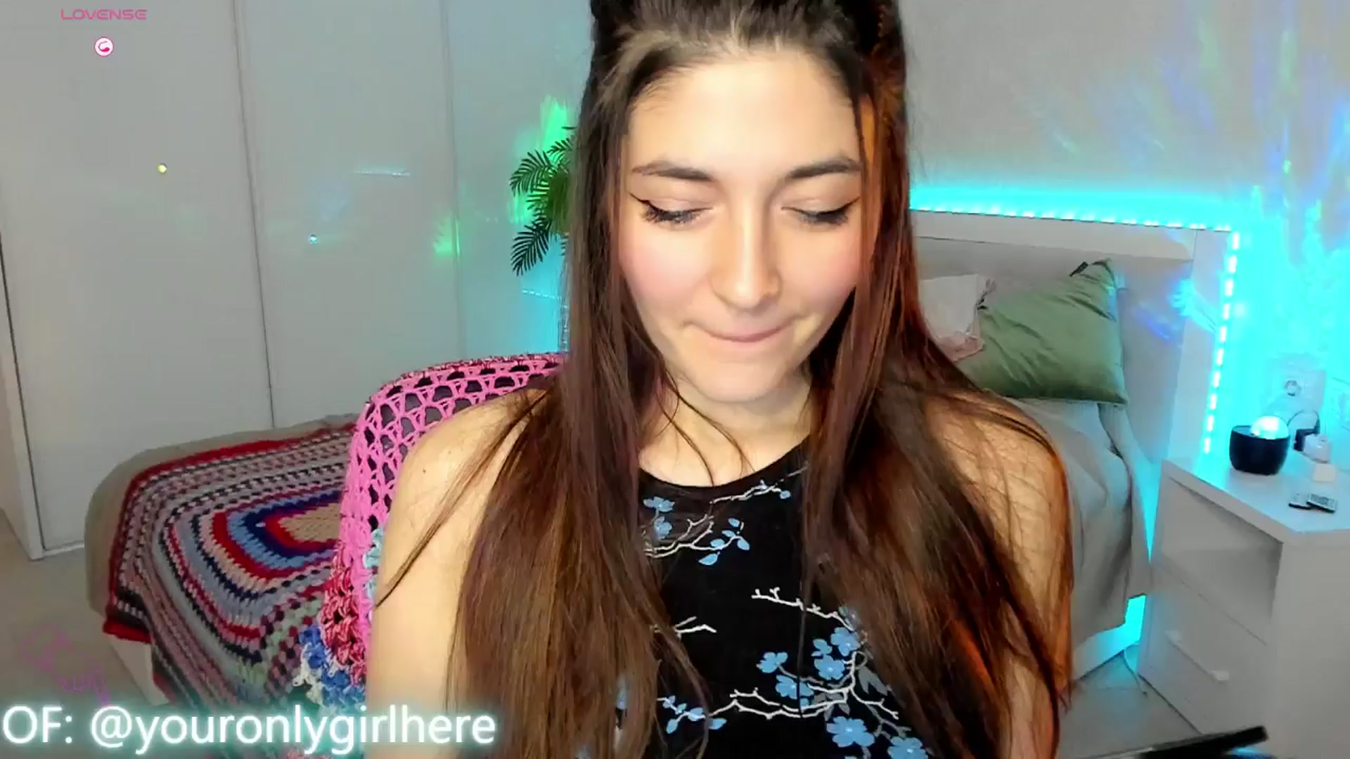 Gallery image thumbnail from Emmy_Emmy's myfreecams stream on, 03/23/2025, 07:44 image 1 of 20