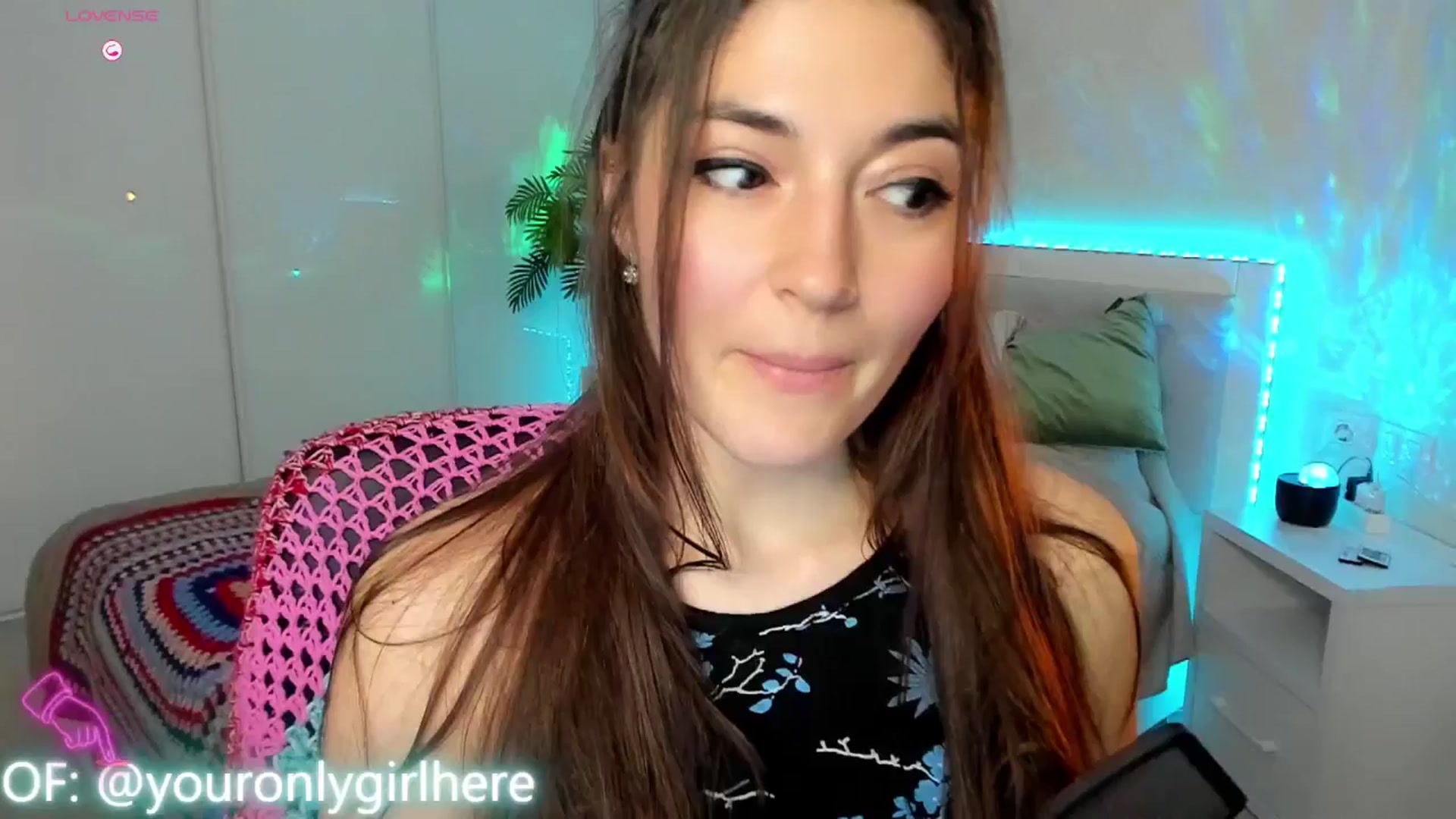 Gallery image thumbnail from Emmy_Emmy's myfreecams stream on, 03/23/2025, 09:22 image 8 of 20