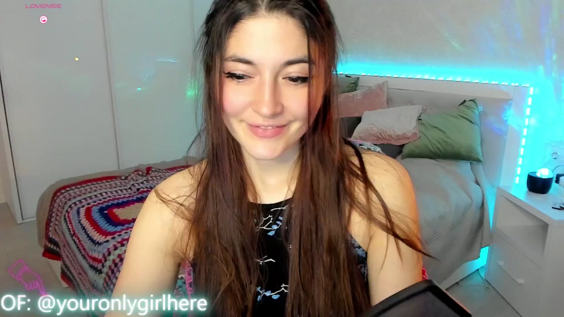 Gallery image thumbnail from Emmy_Emmy's myfreecams stream on, 03/23/2025, 09:22 image 1 of 20