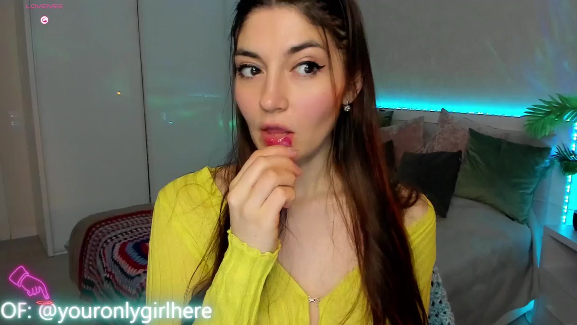 Gallery image thumbnail from Emmy_Emmy's myfreecams stream on, 03/25/2025, 07:46 image 1 of 20
