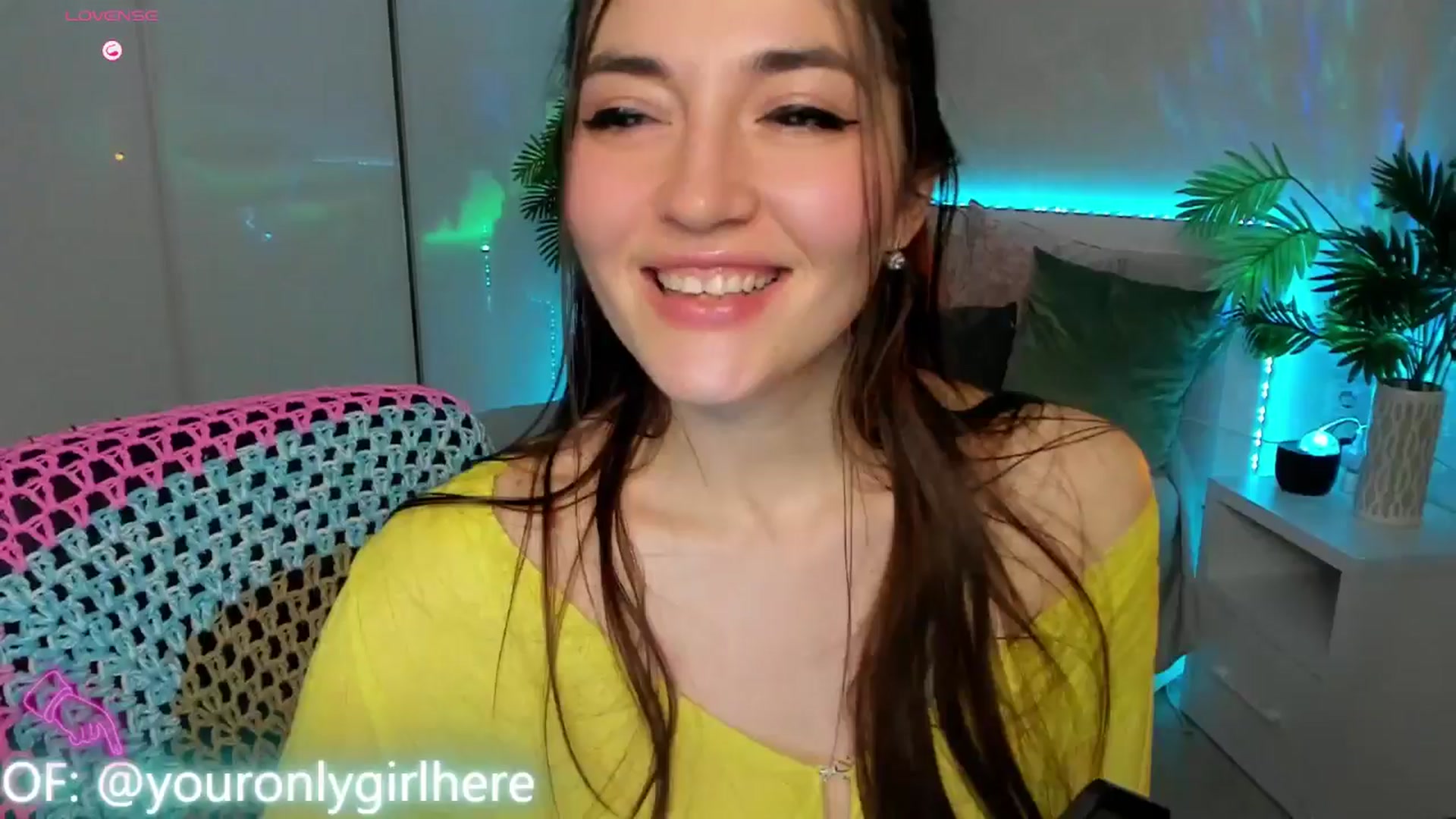 Gallery image thumbnail from Emmy_Emmy's myfreecams stream on, 03/25/2025, 08:19 image 2 of 20