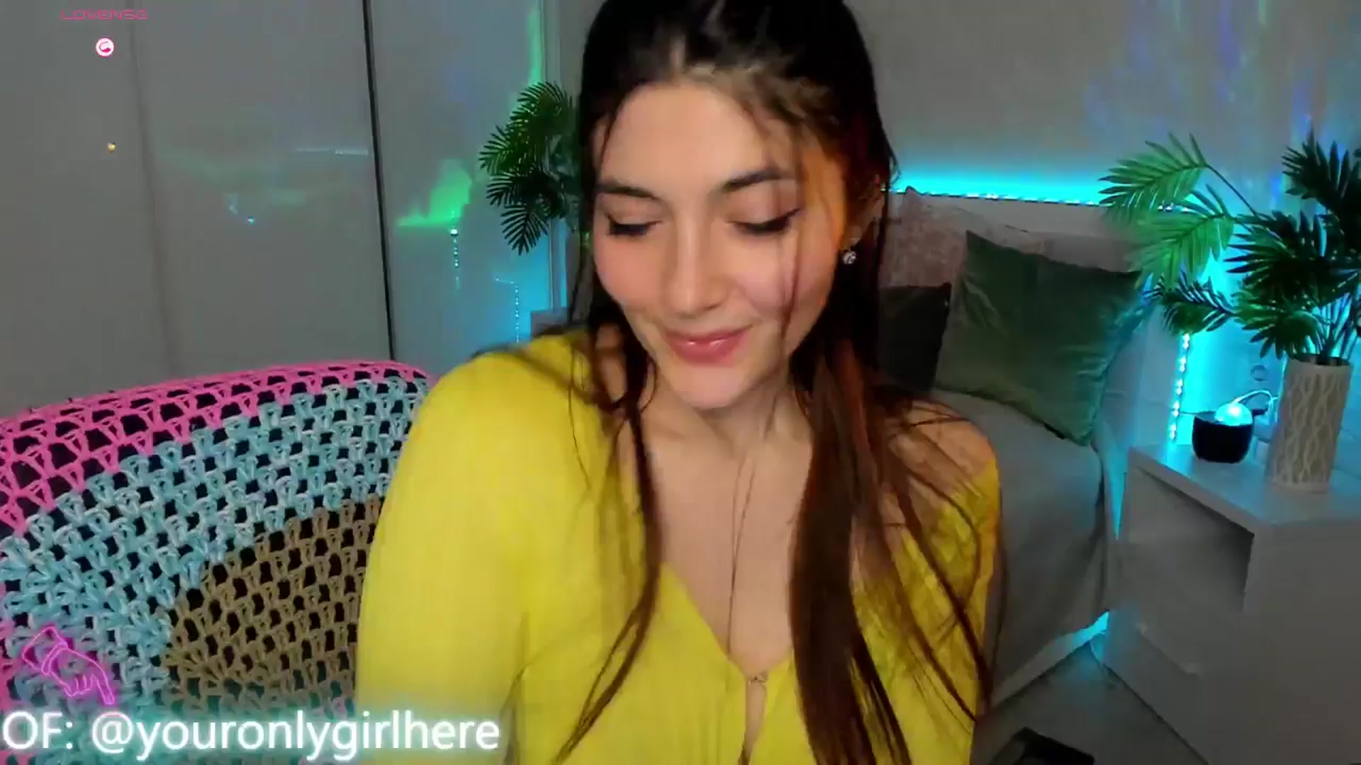 Gallery image thumbnail from Emmy_Emmy's myfreecams stream on, 03/25/2025, 08:19 image 1 of 20