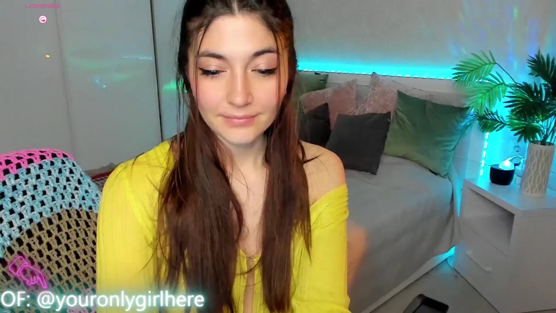 Gallery image thumbnail from Emmy_Emmy's myfreecams stream on, 03/25/2025, 08:19 image 17 of 20