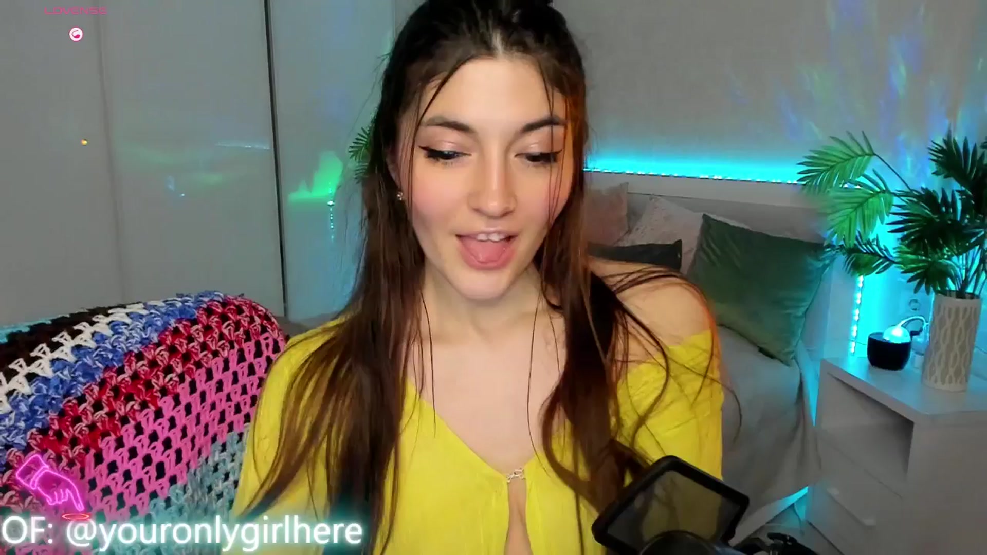 Gallery image thumbnail from Emmy_Emmy's myfreecams stream on, 03/25/2025, 09:03 image 6 of 20