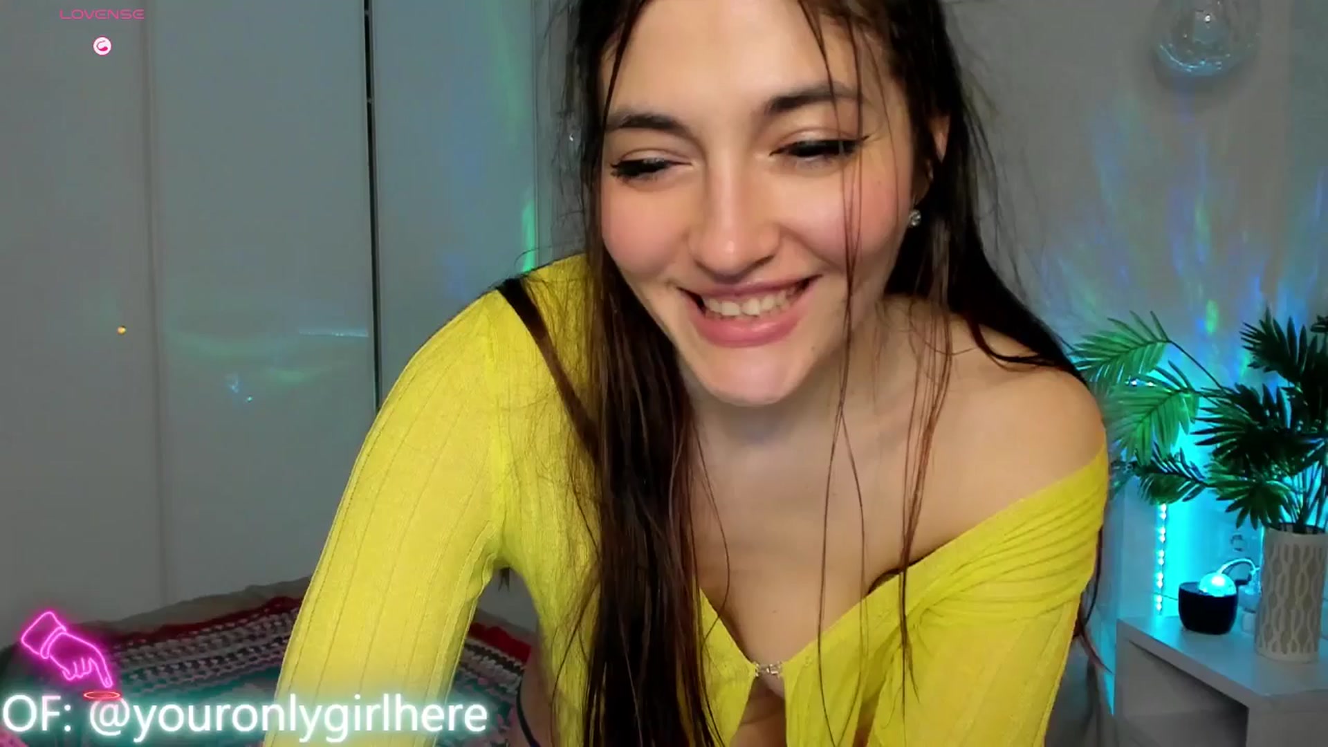 Gallery image thumbnail from Emmy_Emmy's myfreecams stream on, 03/25/2025, 09:03 image 3 of 20