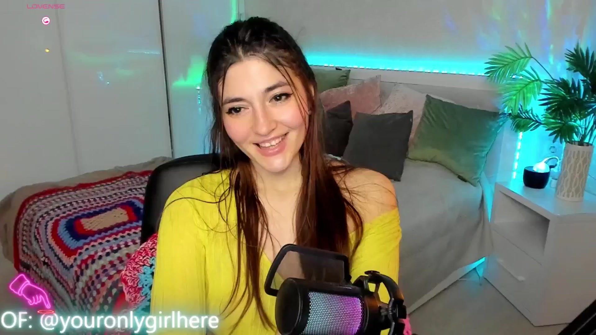 Gallery image thumbnail from Emmy_Emmy's myfreecams stream on, 03/25/2025, 09:03 image 17 of 20