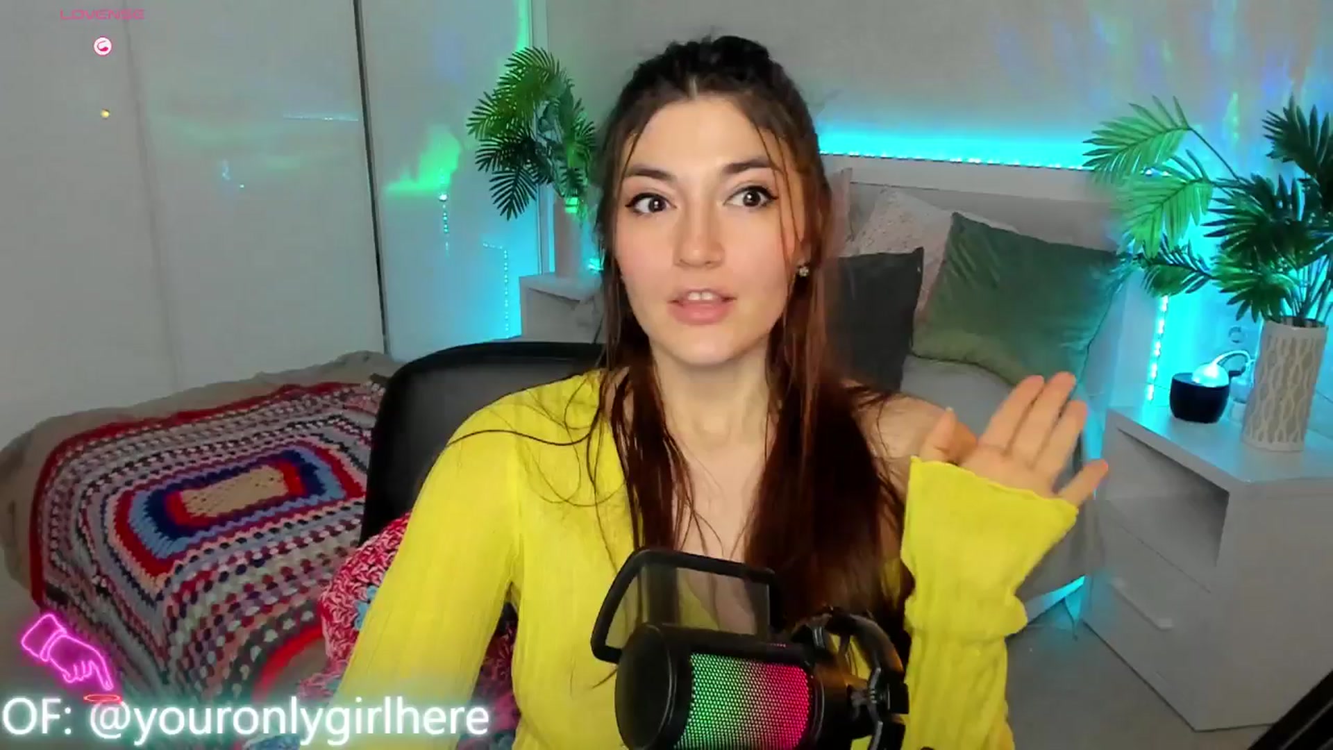 Gallery image thumbnail from Emmy_Emmy's myfreecams stream on, 03/25/2025, 09:03 image 18 of 20