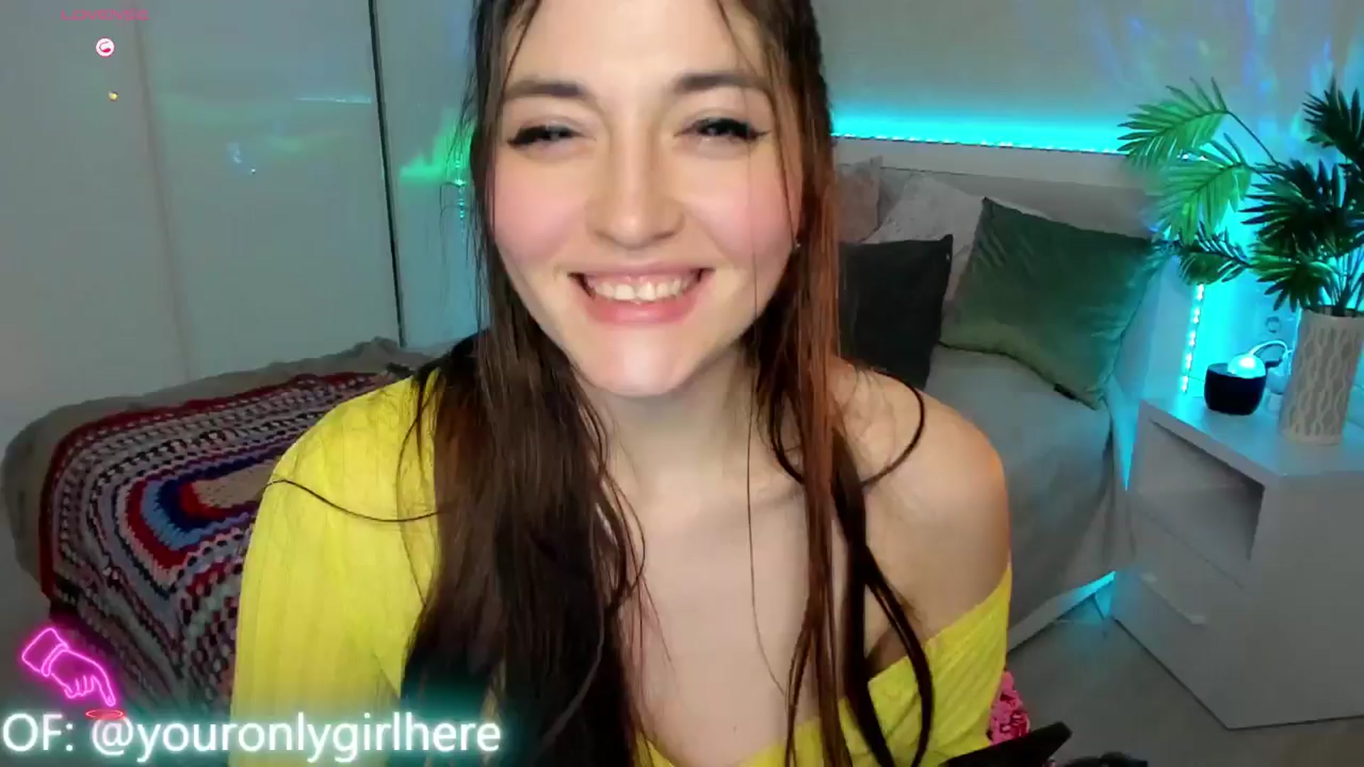 Gallery image thumbnail from Emmy_Emmy's myfreecams stream on, 03/25/2025, 10:56 image 13 of 20