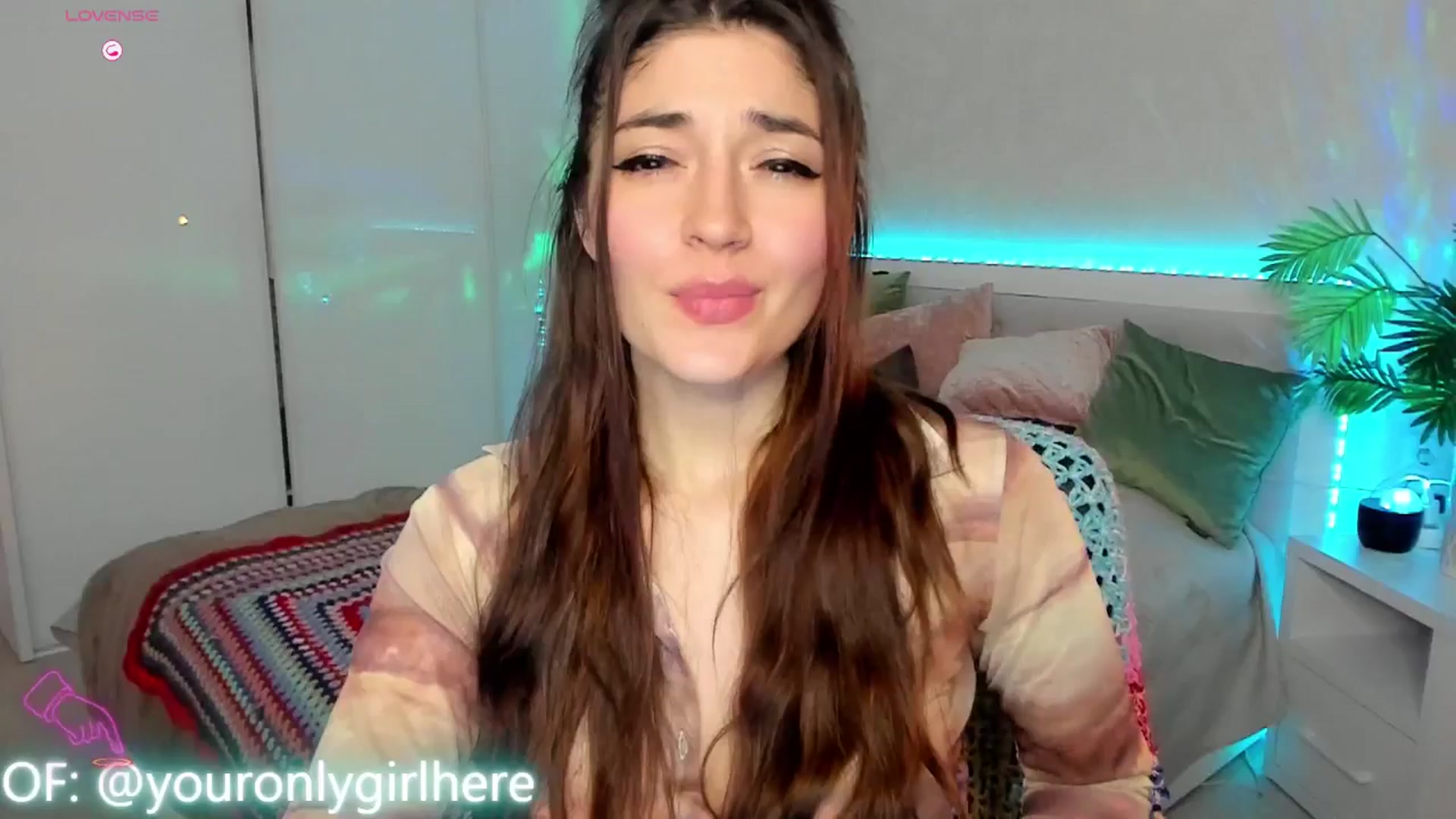 Gallery image thumbnail from Emmy_Emmy's myfreecams stream on, 03/27/2025, 08:16 image 3 of 20