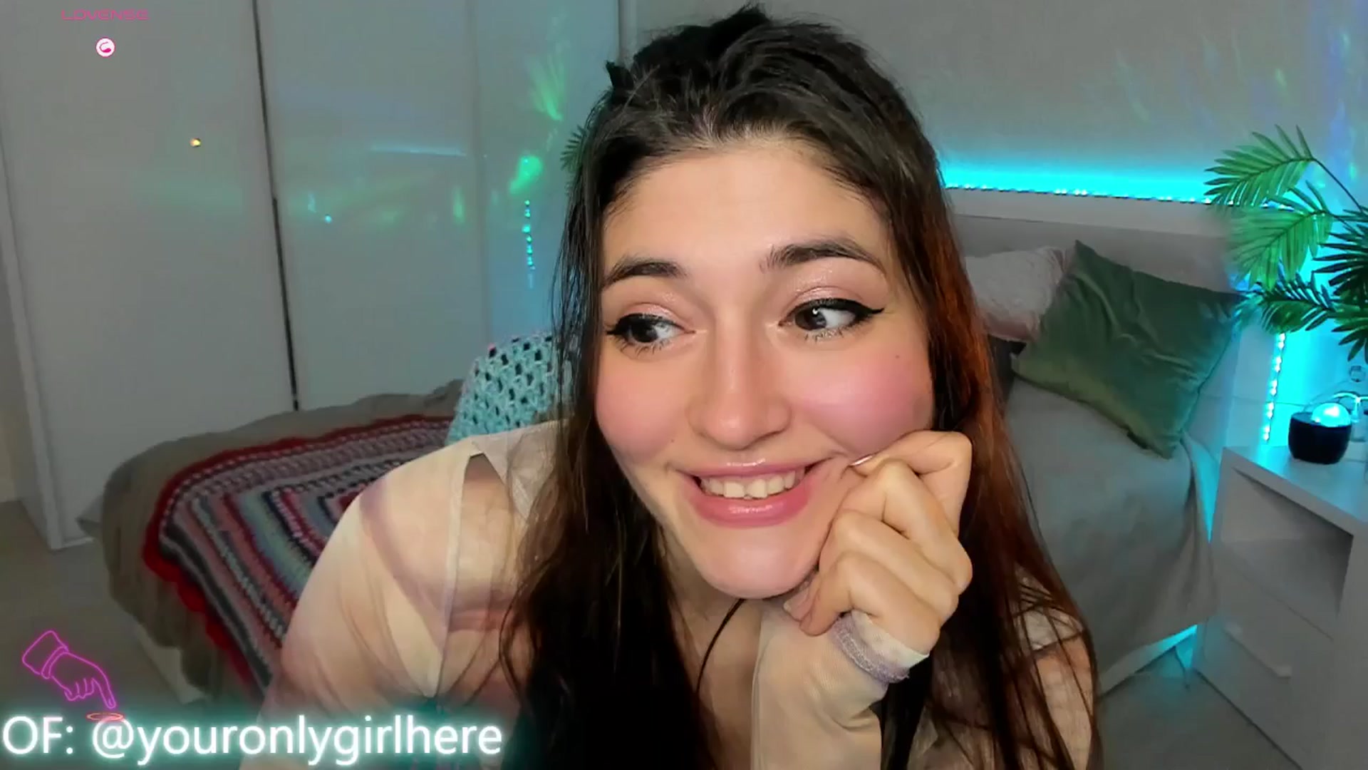 Gallery image thumbnail from Emmy_Emmy's myfreecams stream on, 03/27/2025, 09:12 image 6 of 20