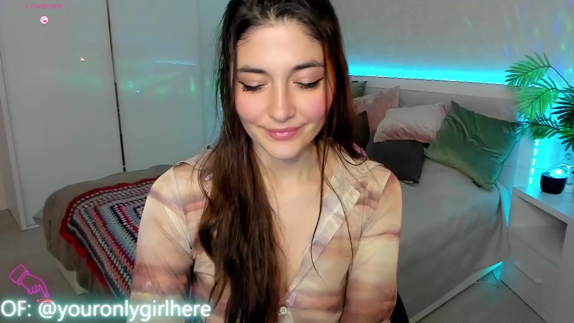 Gallery image thumbnail from Emmy_Emmy's myfreecams stream on, 03/27/2025, 09:12 image 5 of 20