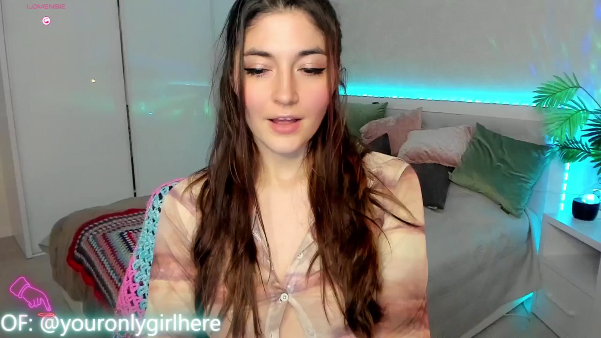 Gallery image thumbnail from Emmy_Emmy's myfreecams stream on, 03/27/2025, 09:12 image 12 of 20
