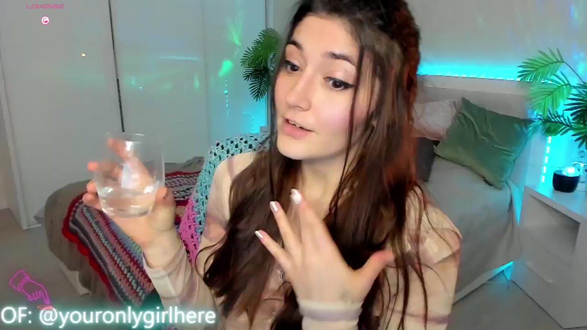 Gallery image thumbnail from Emmy_Emmy's myfreecams stream on, 03/27/2025, 09:12 image 2 of 20