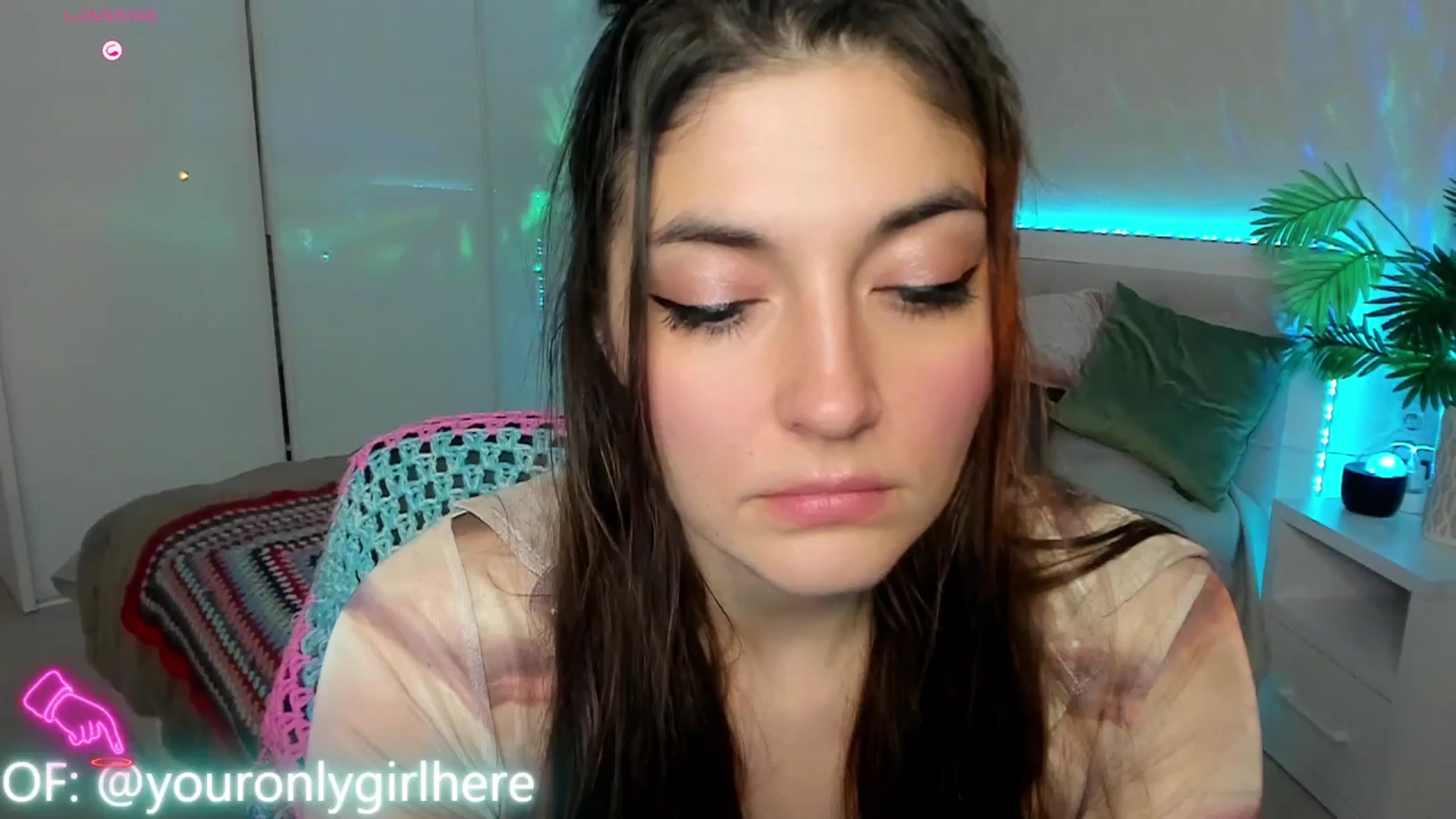 Gallery image thumbnail from Emmy_Emmy's myfreecams stream on, 03/27/2025, 10:14 image 10 of 20