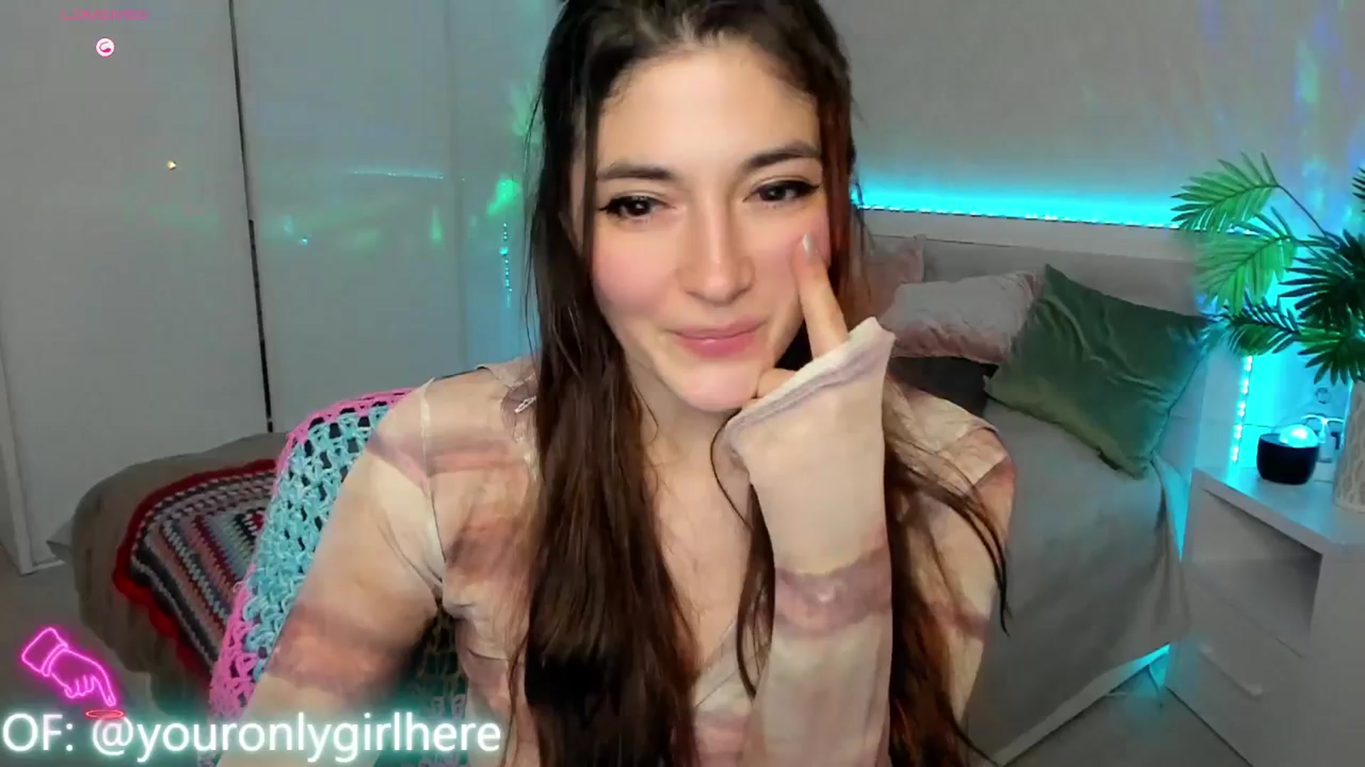 Gallery image thumbnail from Emmy_Emmy's myfreecams stream on, 03/27/2025, 10:14 image 14 of 20