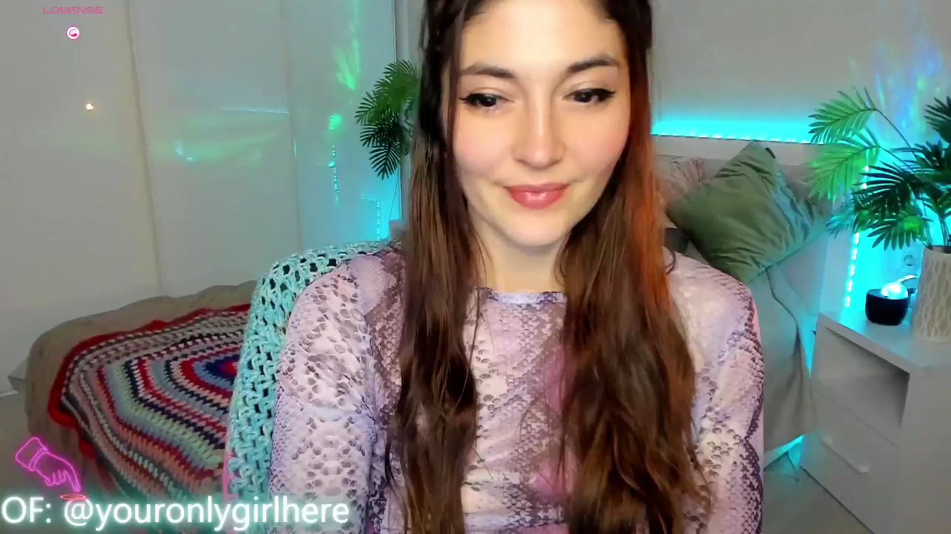 Gallery image thumbnail from Emmy_Emmy's myfreecams stream on, 03/28/2025, 08:03 image 3 of 20