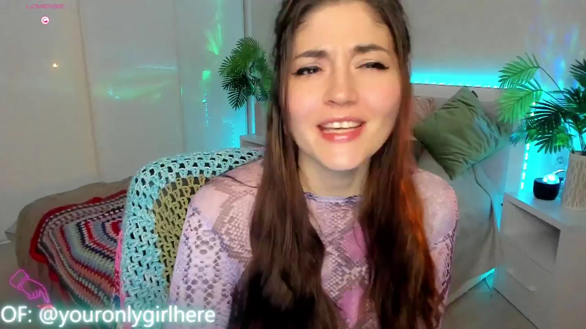 Gallery image thumbnail from Emmy_Emmy's myfreecams stream on, 03/28/2025, 08:03 image 15 of 20
