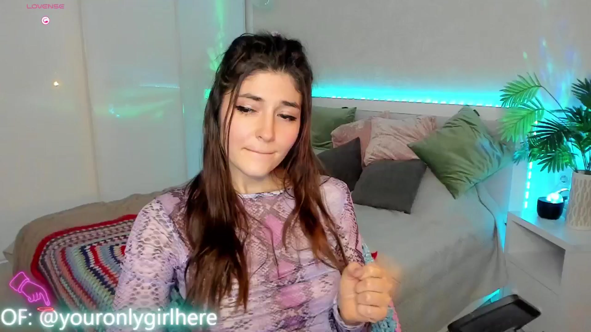 Gallery image thumbnail from Emmy_Emmy's myfreecams stream on, 03/28/2025, 08:44 image 18 of 20