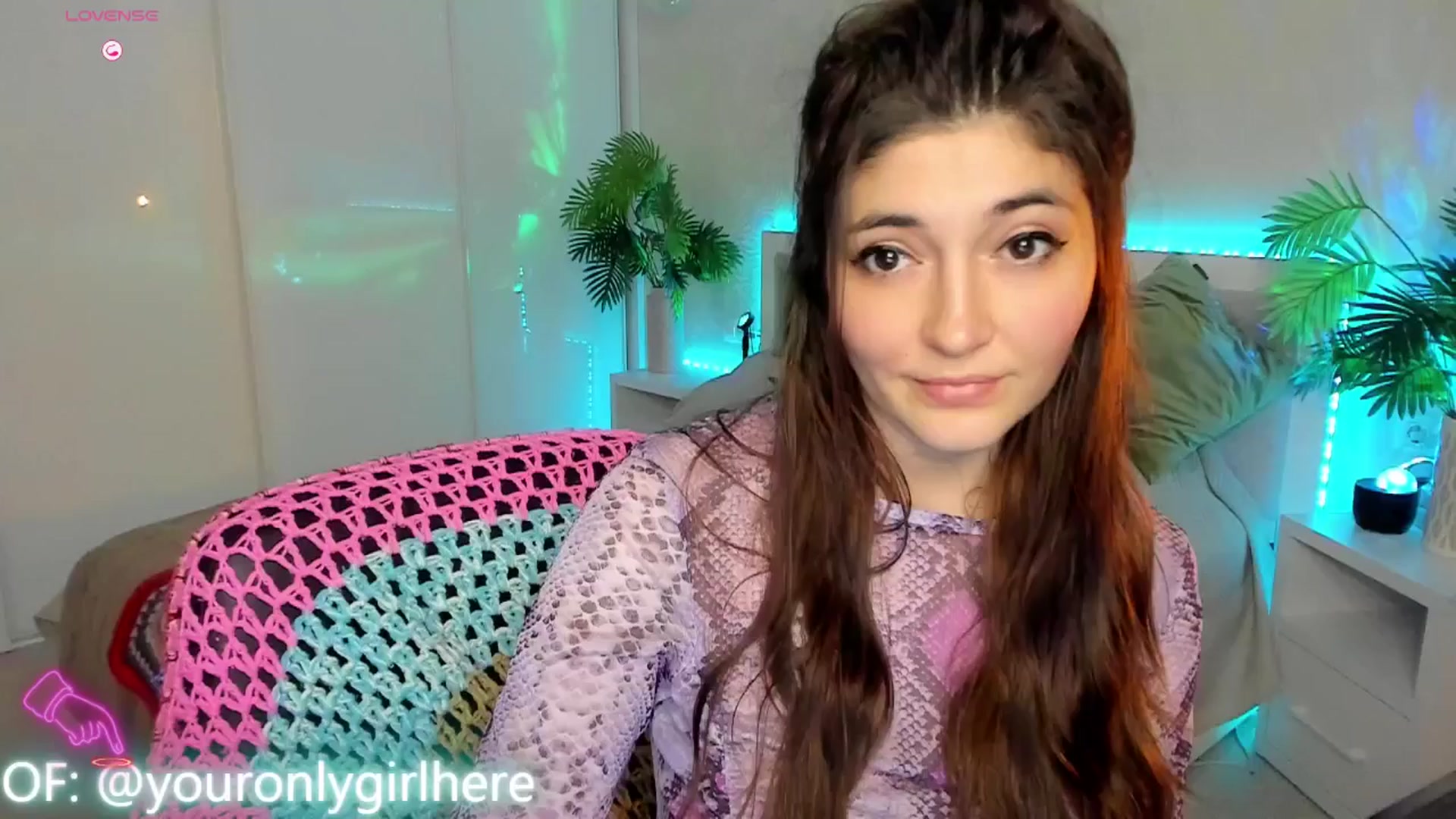 Gallery image thumbnail from Emmy_Emmy's myfreecams stream on, 03/28/2025, 08:44 image 3 of 20