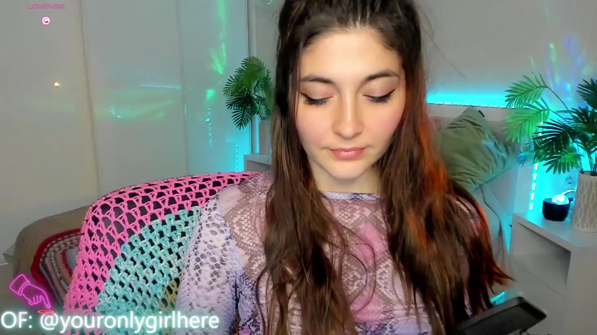 Gallery image thumbnail from Emmy_Emmy's myfreecams stream on, 03/28/2025, 08:44 image 16 of 20