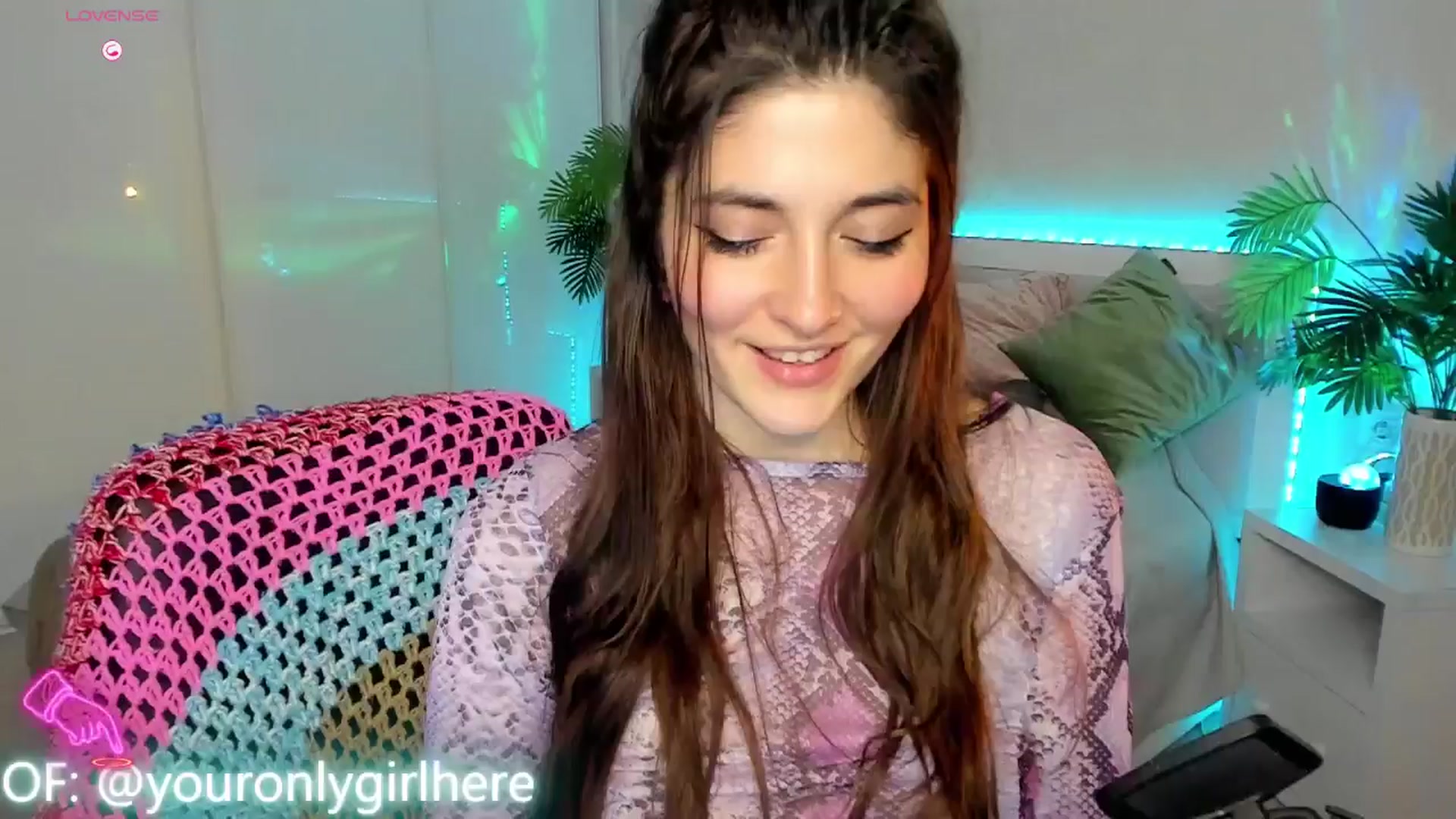 Gallery image thumbnail from Emmy_Emmy's myfreecams stream on, 03/28/2025, 10:04 image 12 of 20