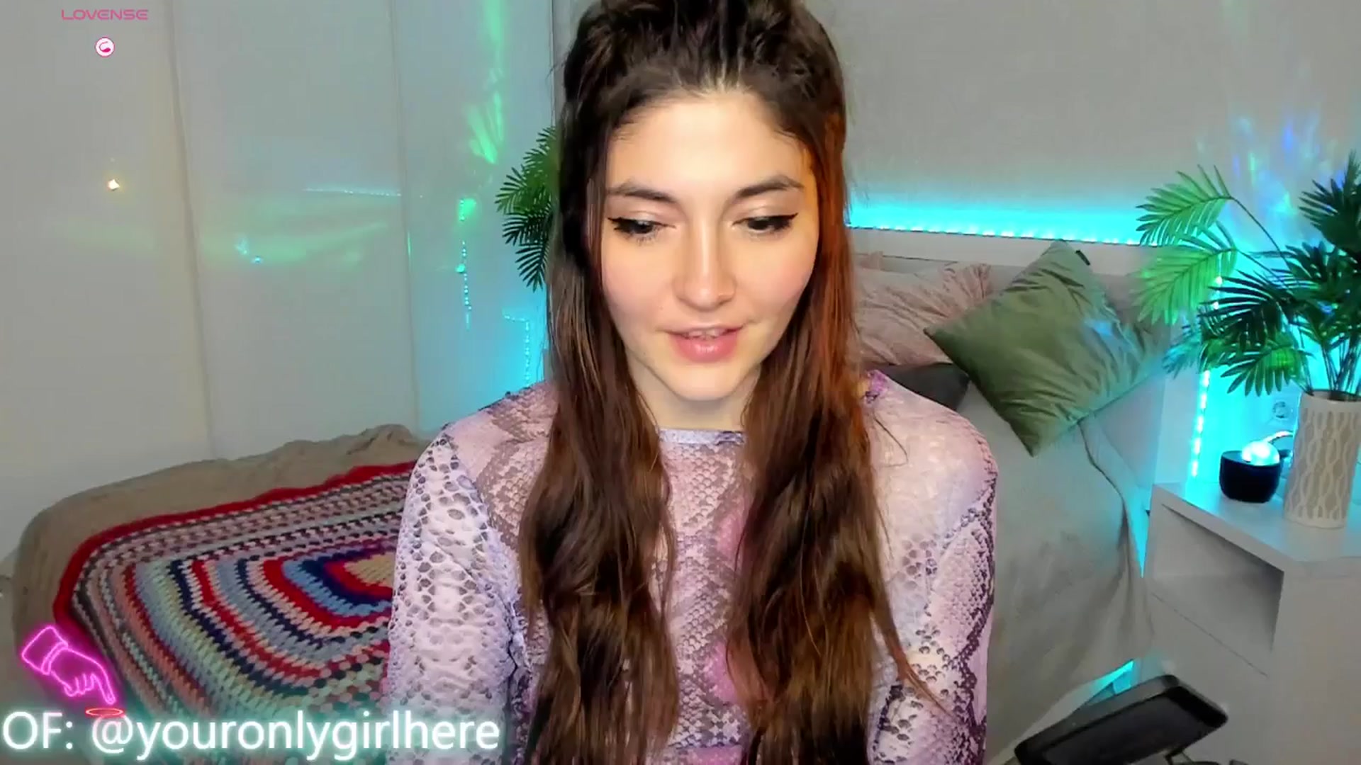 Gallery image thumbnail from Emmy_Emmy's myfreecams stream on, 03/28/2025, 10:04 image 3 of 20