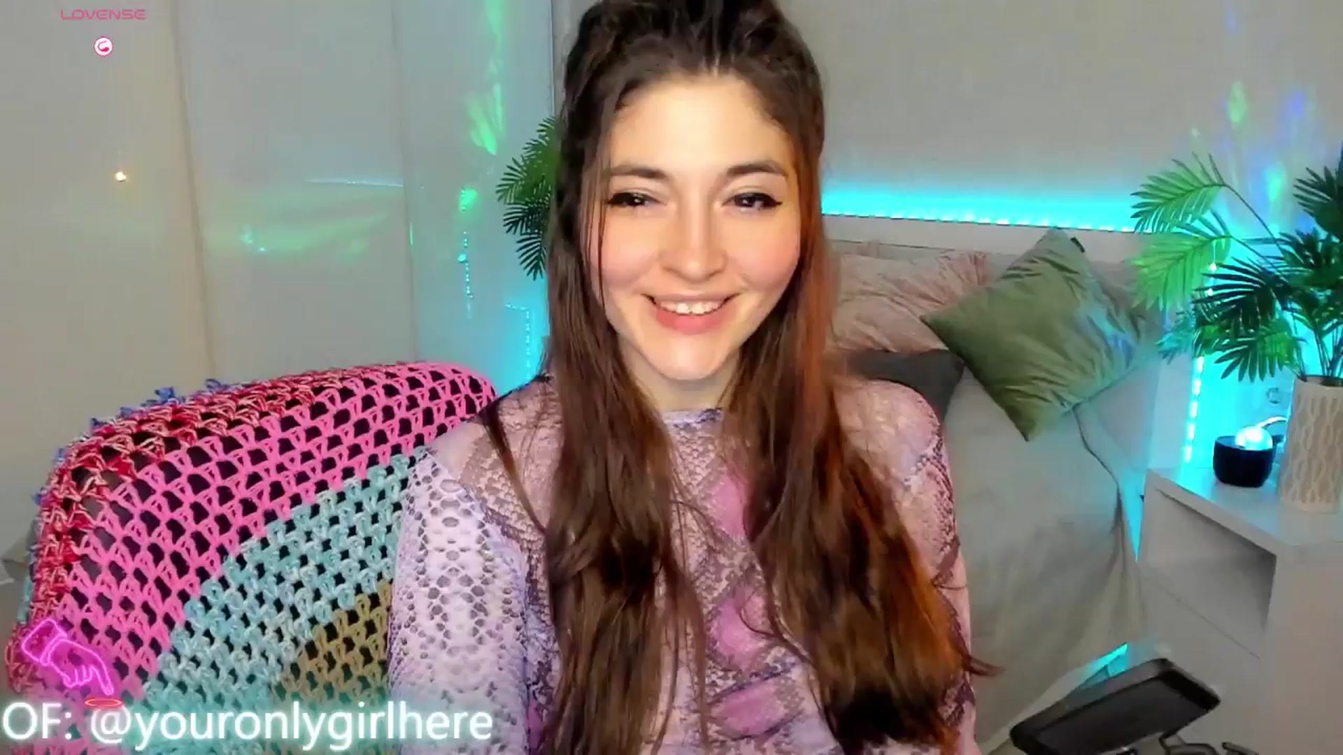 Gallery image thumbnail from Emmy_Emmy's myfreecams stream on, 03/28/2025, 10:04 image 15 of 20