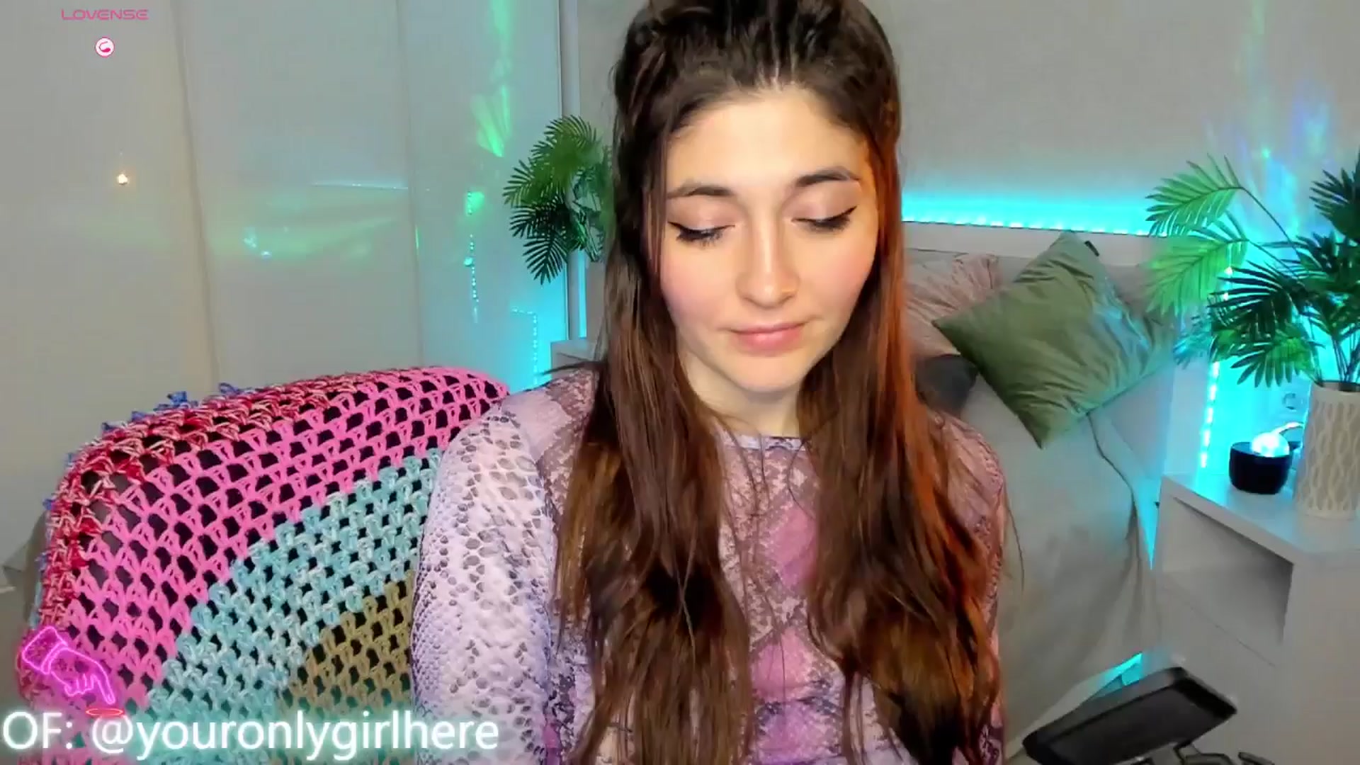 Gallery image thumbnail from Emmy_Emmy's myfreecams stream on, 03/28/2025, 10:04 image 13 of 20