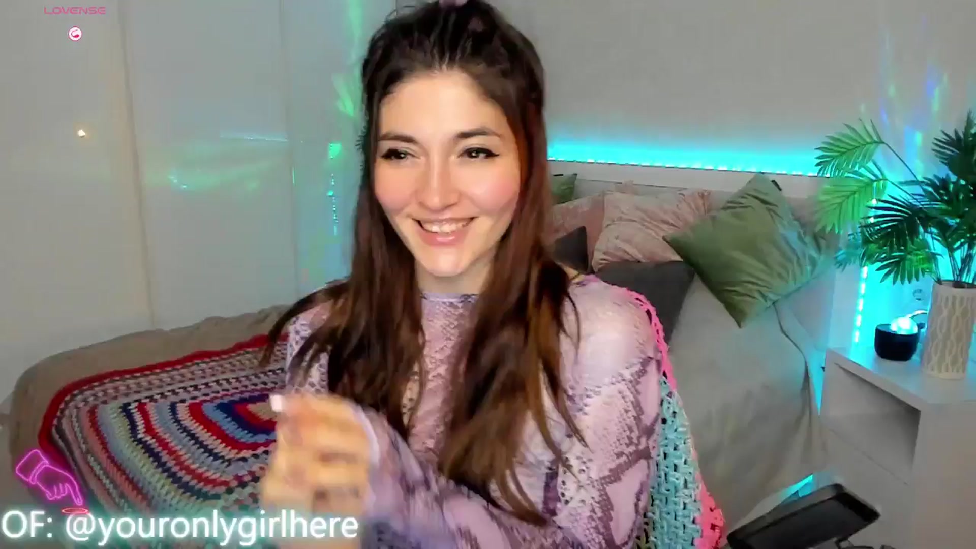 Gallery image thumbnail from Emmy_Emmy's myfreecams stream on, 03/28/2025, 10:04 image 1 of 20