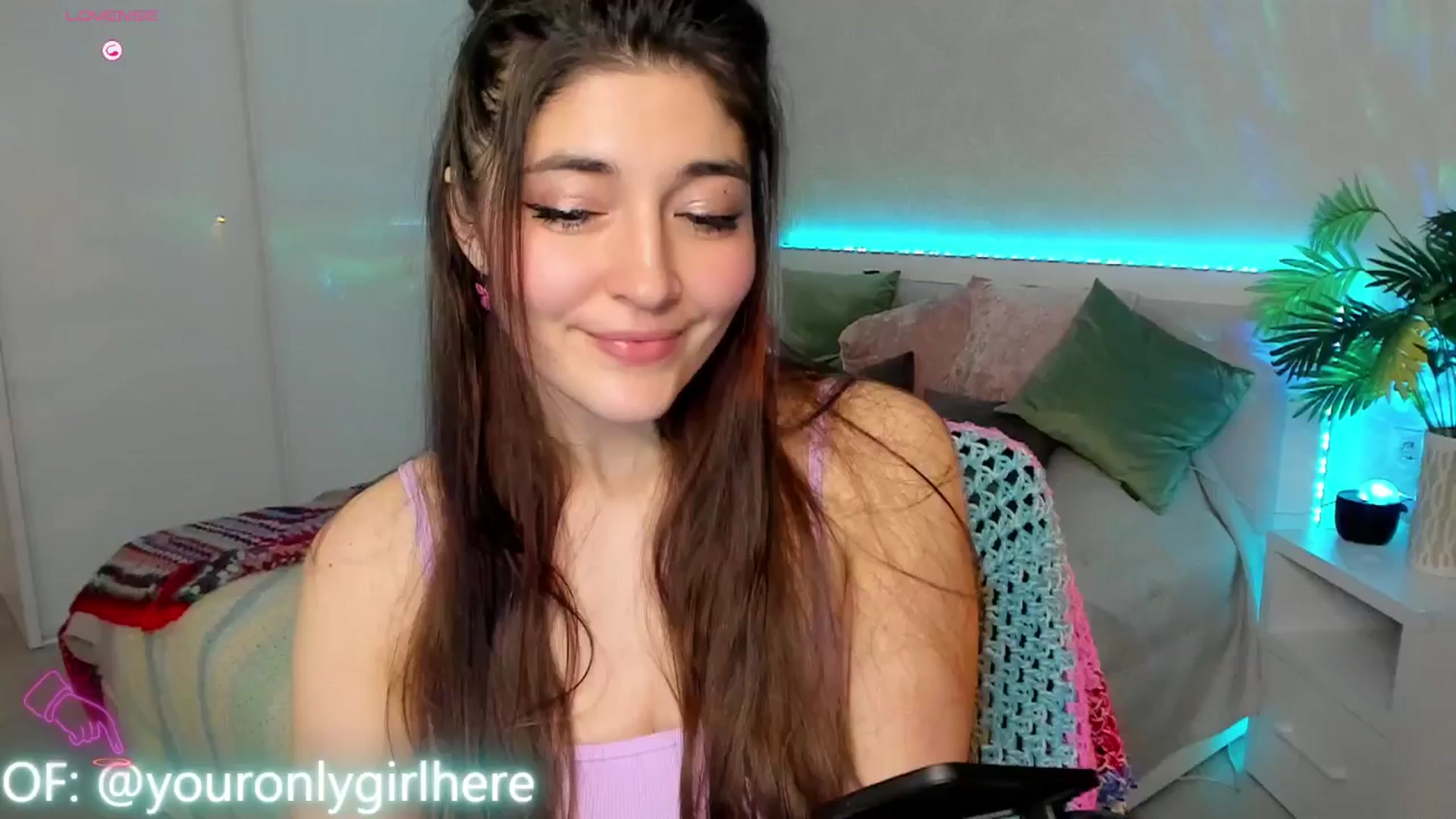 Gallery image thumbnail from Emmy_Emmy's myfreecams stream on, 03/29/2025, 08:59 image 5 of 20