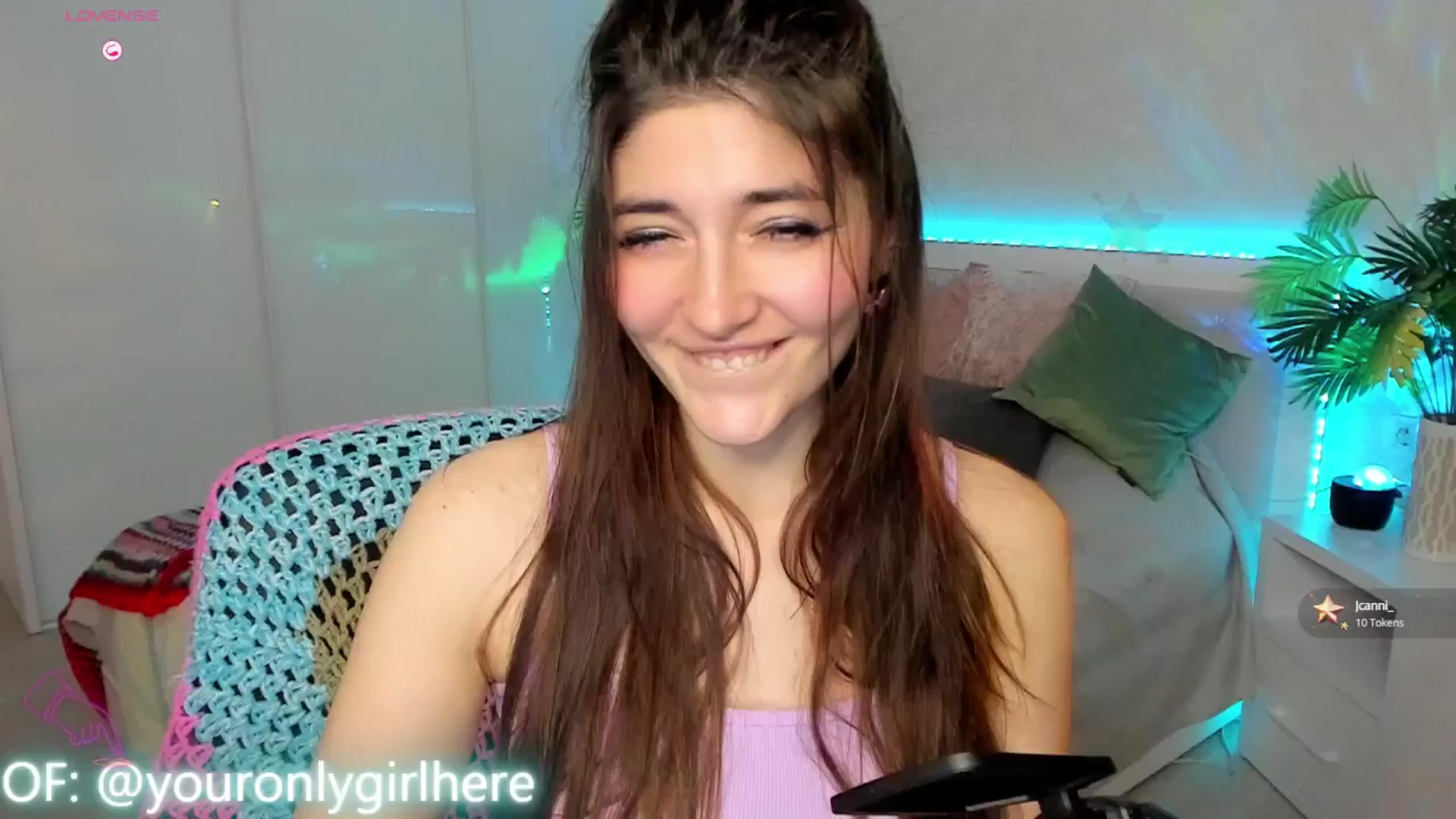 Gallery image thumbnail from Emmy_Emmy's myfreecams stream on, 03/29/2025, 08:59 image 19 of 20
