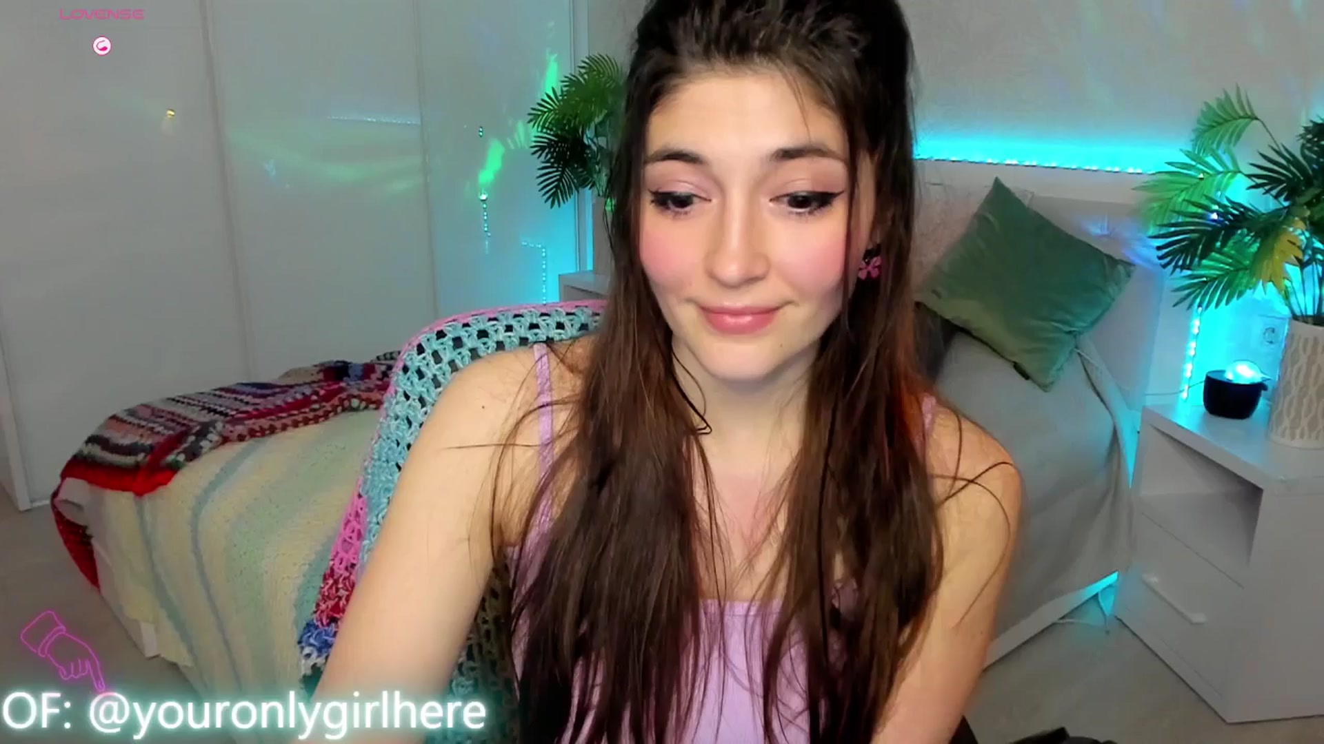 Gallery image thumbnail from Emmy_Emmy's myfreecams stream on, 03/29/2025, 12:43 image 10 of 20
