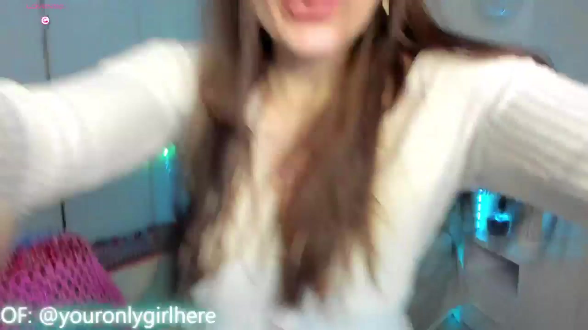 Gallery image thumbnail from Emmy_Emmy's myfreecams stream on, 03/30/2025, 08:37 image 12 of 20