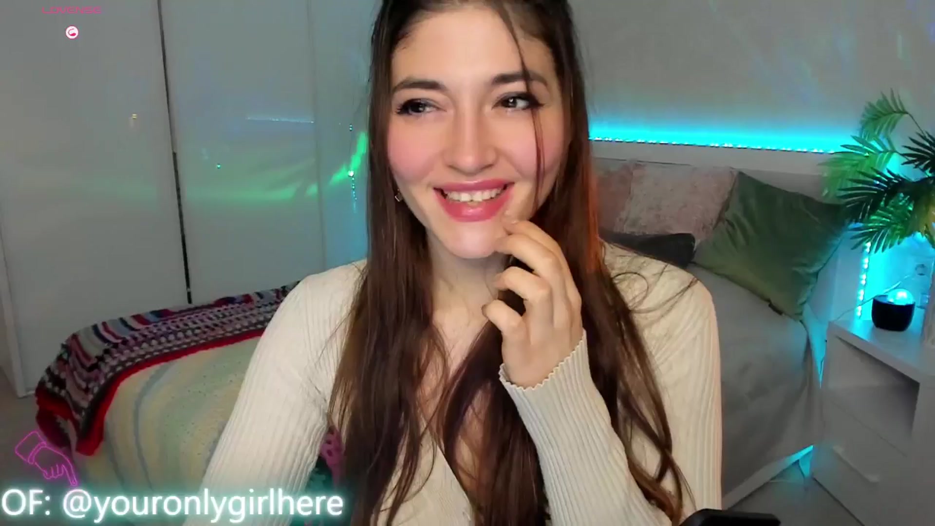 Gallery image thumbnail from Emmy_Emmy's myfreecams stream on, 03/30/2025, 08:37 image 3 of 20