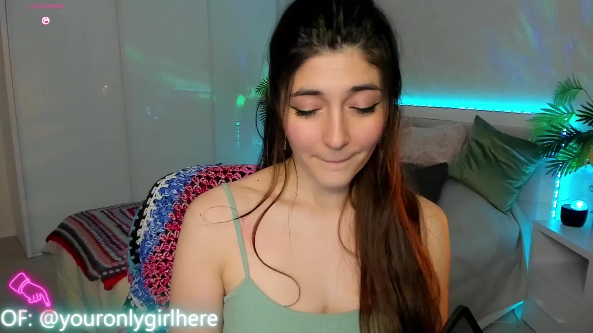 Gallery image thumbnail from Emmy_Emmy's myfreecams stream on, 03/31/2025, 08:29 image 18 of 20