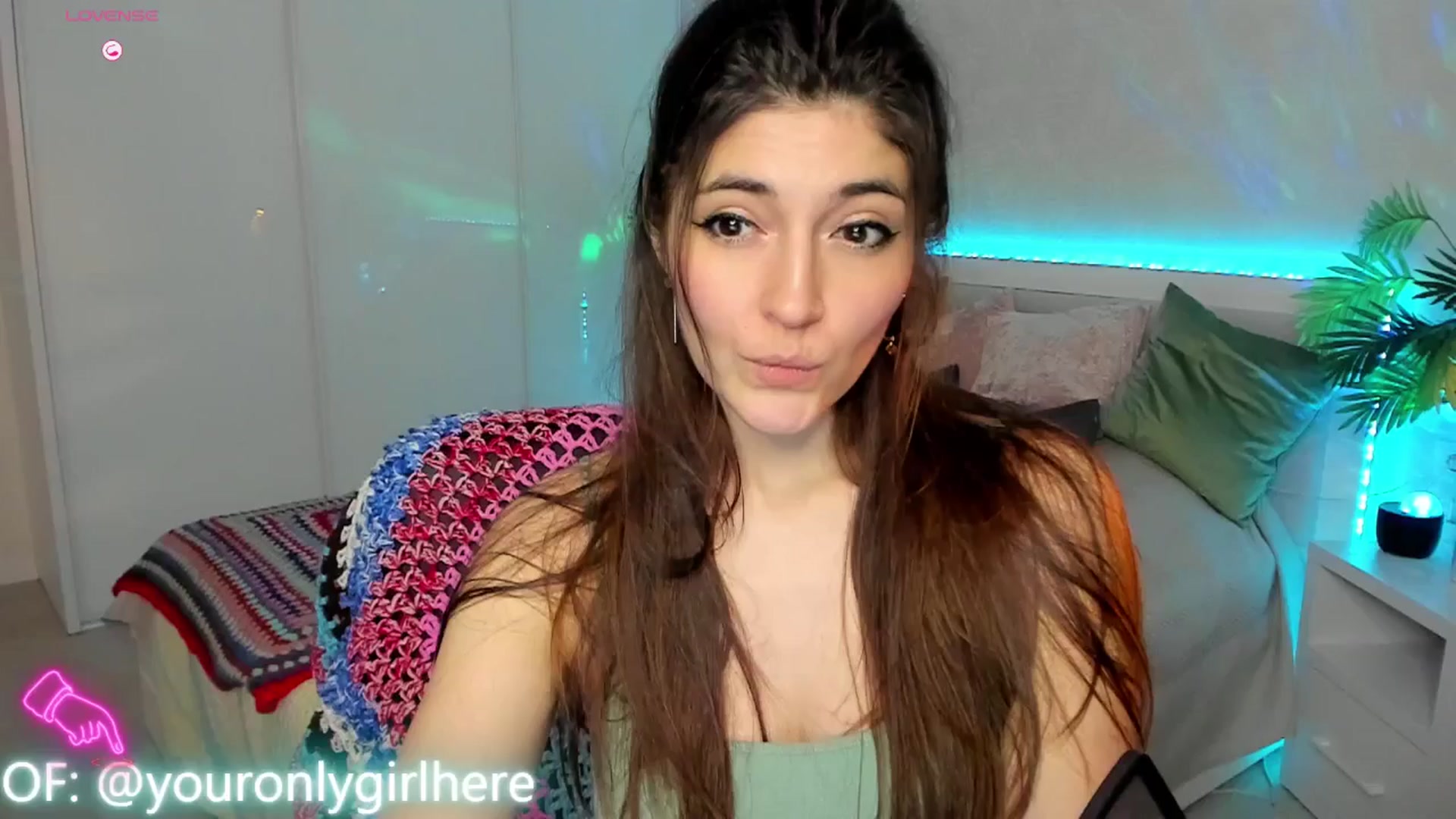 Gallery image thumbnail from Emmy_Emmy's myfreecams stream on, 03/31/2025, 08:29 image 13 of 20