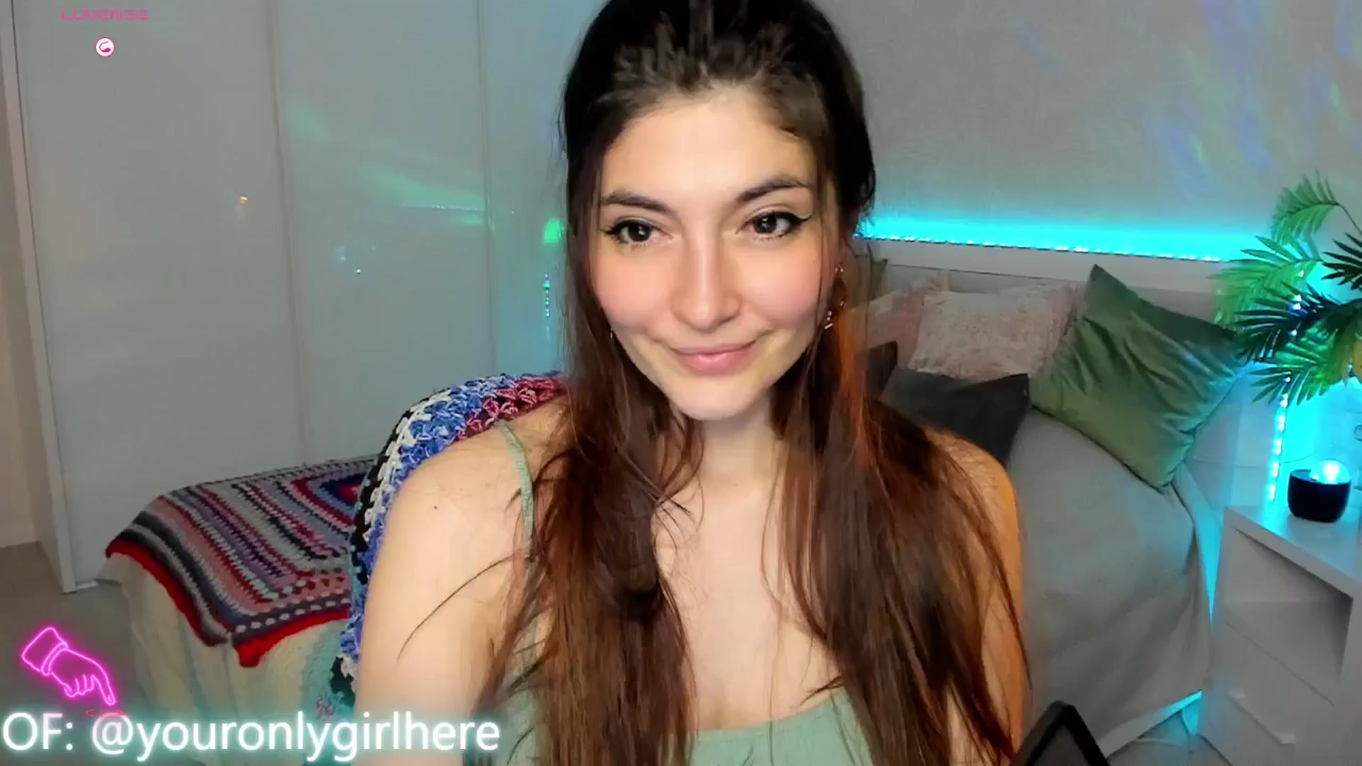 Gallery image thumbnail from Emmy_Emmy's myfreecams stream on, 03/31/2025, 08:29 image 16 of 20