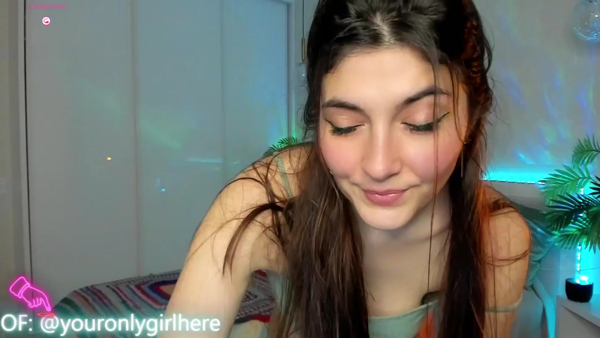 Gallery image thumbnail from Emmy_Emmy's myfreecams stream on, 03/31/2025, 12:04 image 6 of 20