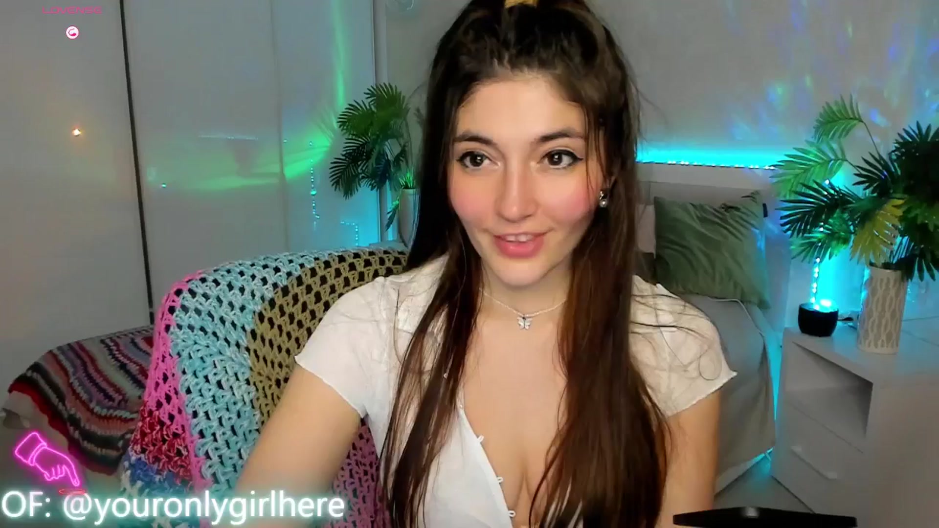 Gallery image thumbnail from Emmy_Emmy's myfreecams stream on, 04/01/2025, 11:44 image 12 of 20