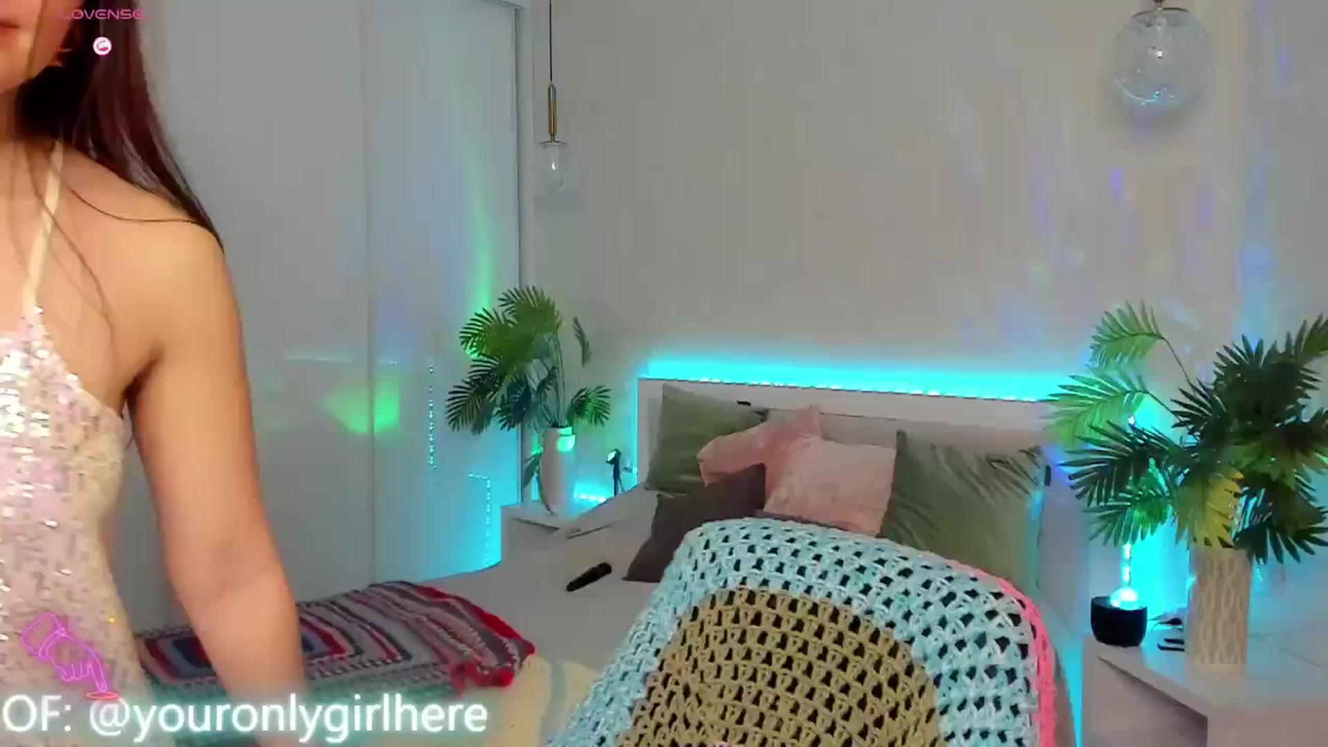Gallery image thumbnail from Emmy_Emmy's myfreecams stream on, 04/03/2025, 10:56 image 10 of 20