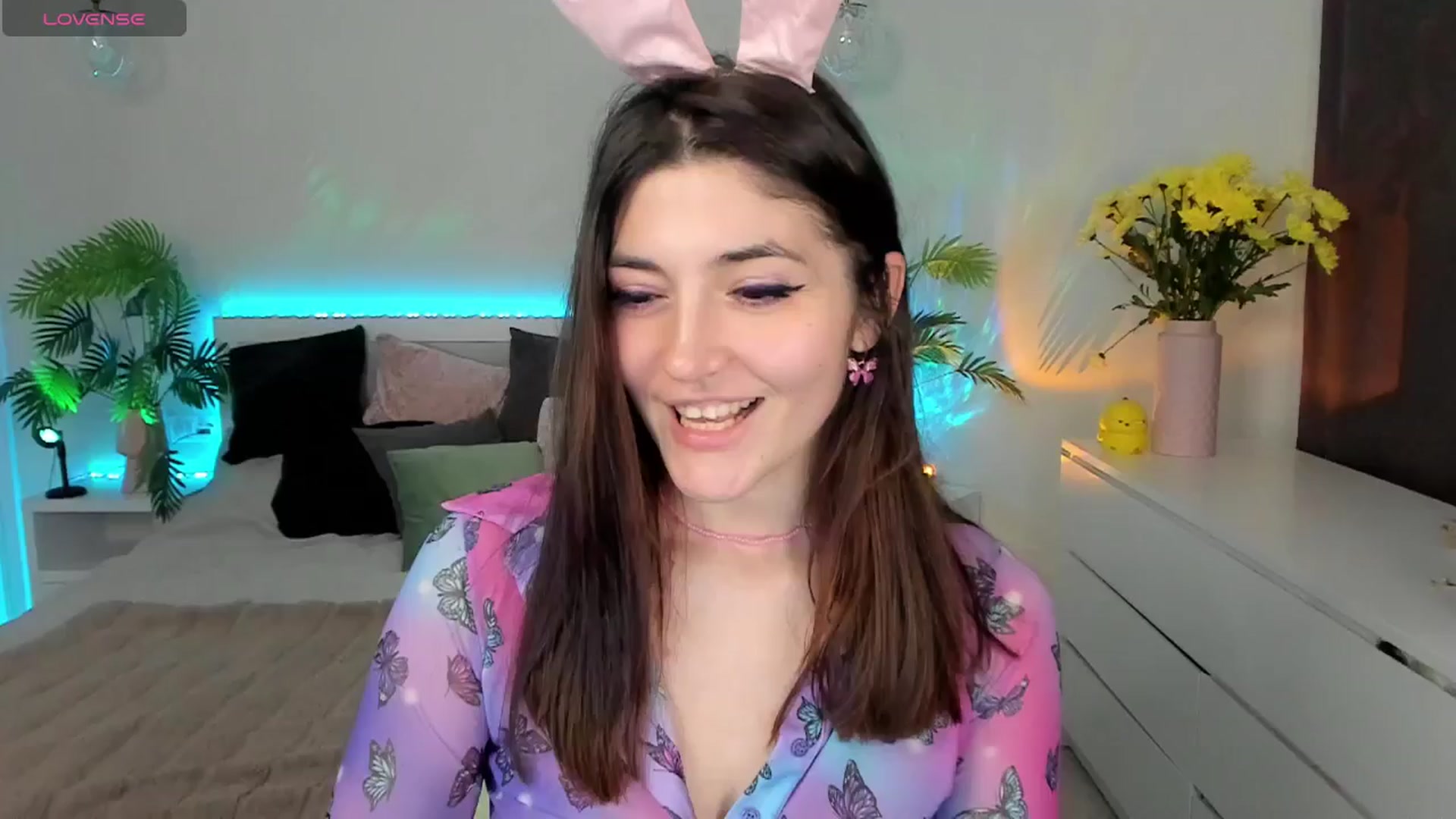 Gallery image thumbnail from Emmy_Emmy's myfreecams stream on, 04/21/2025, 07:51 image 2 of 20