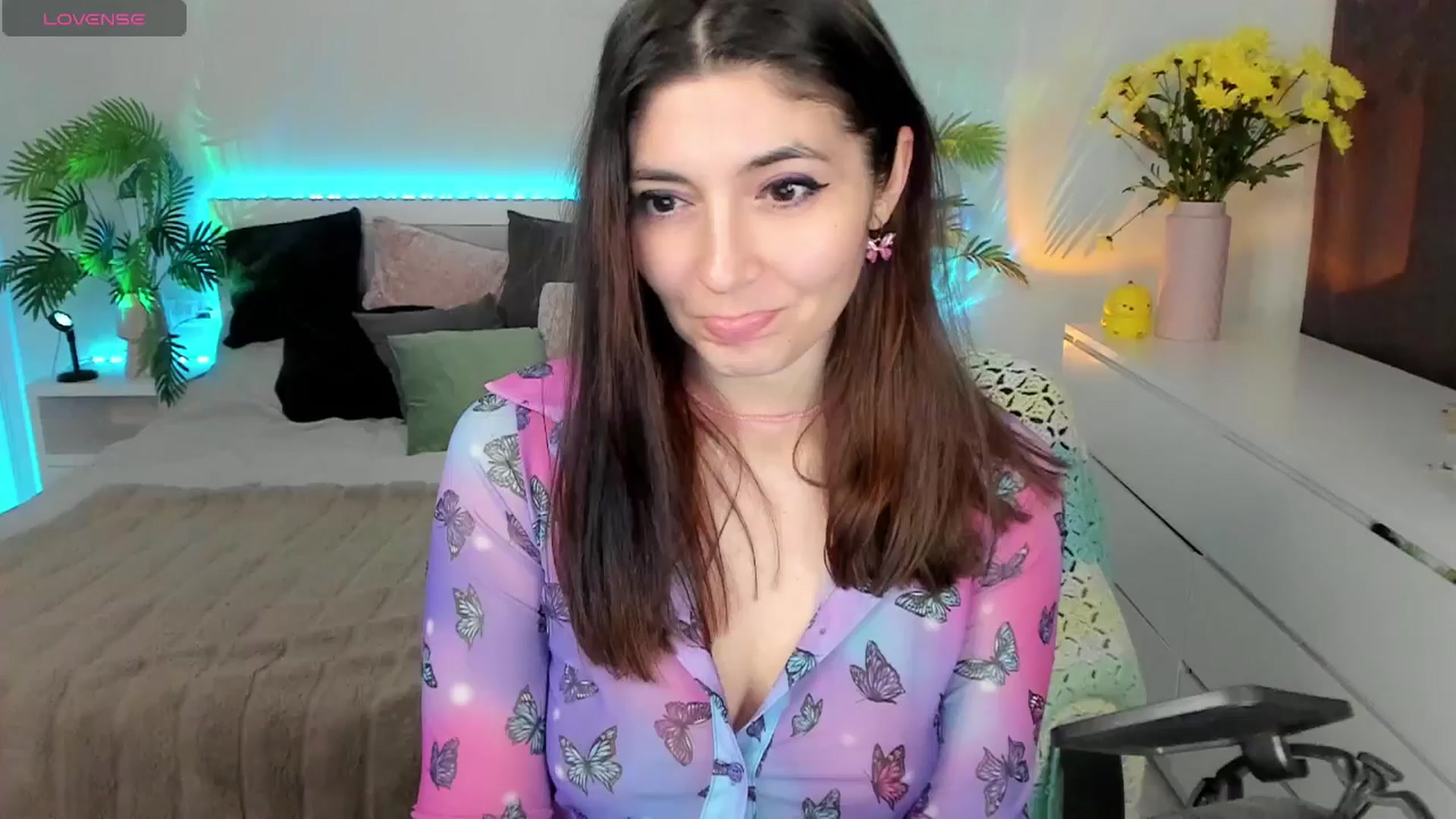 Gallery image thumbnail from Emmy_Emmy's myfreecams stream on, 04/21/2025, 07:51 image 5 of 20