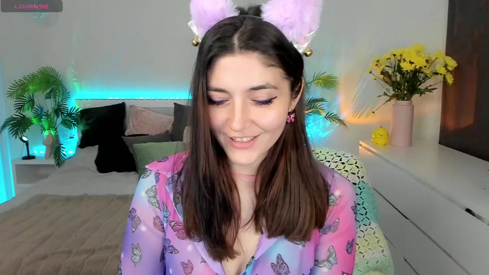 Gallery image thumbnail from Emmy_Emmy's myfreecams stream on, 04/21/2025, 07:51 image 4 of 20