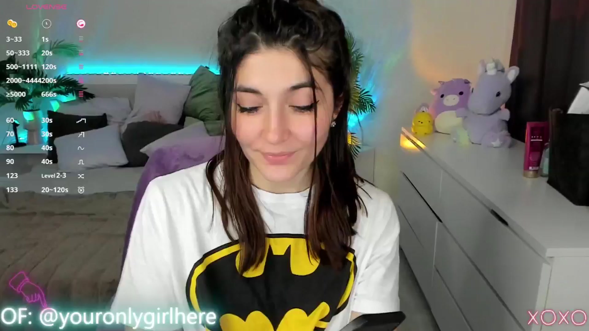 Gallery image thumbnail from Emmy_Emmy's myfreecams stream on, 05/03/2025, 11:14 image 15 of 20
